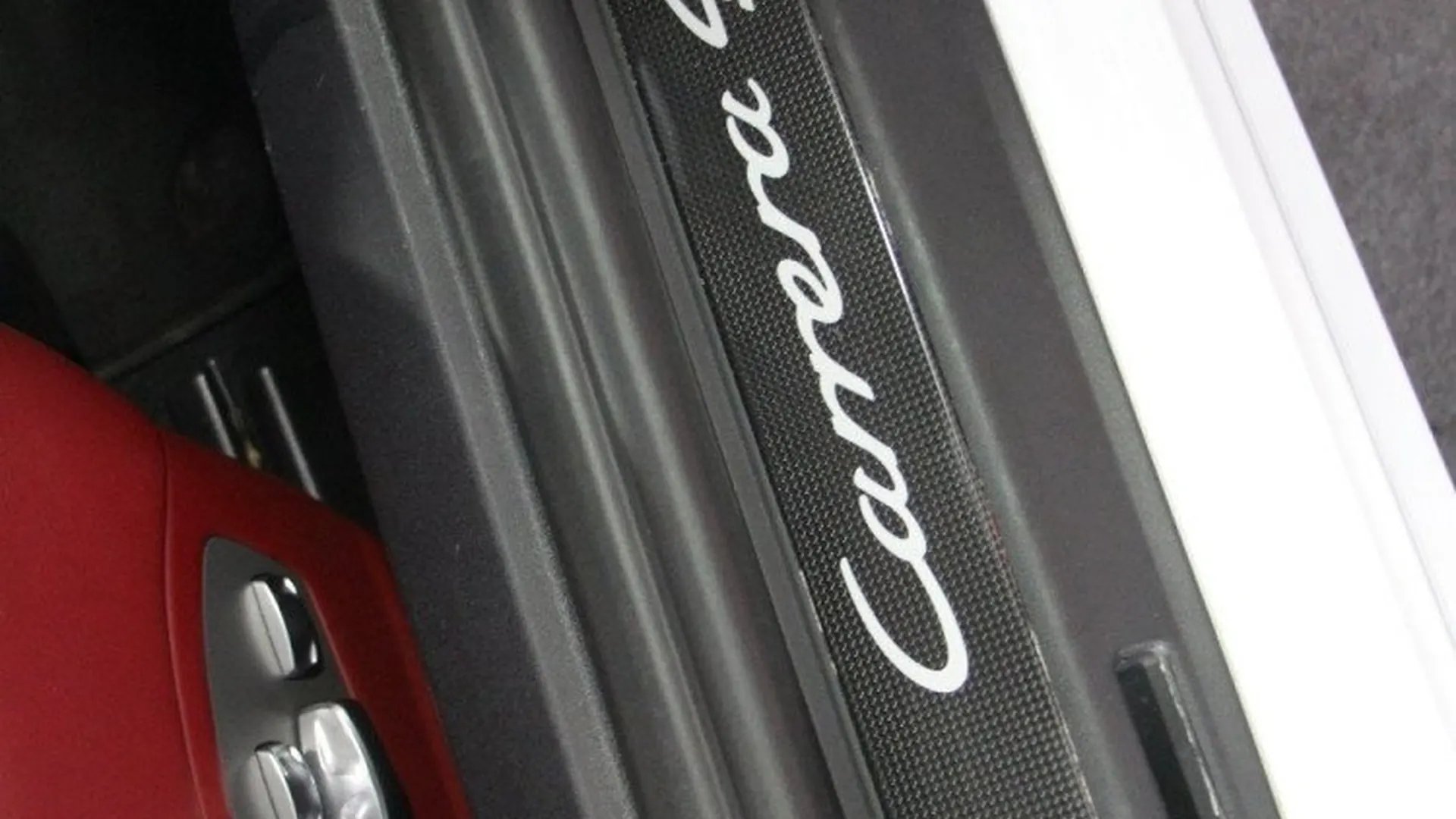 Porsche 911 — photo 36