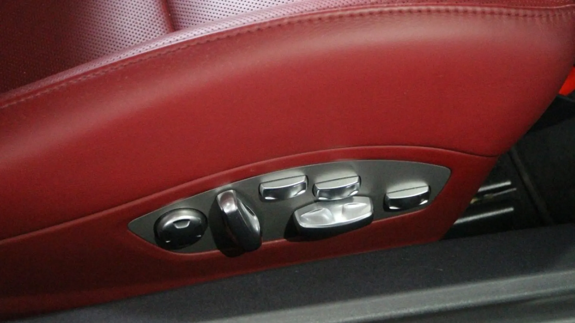 Porsche 911 — photo 37