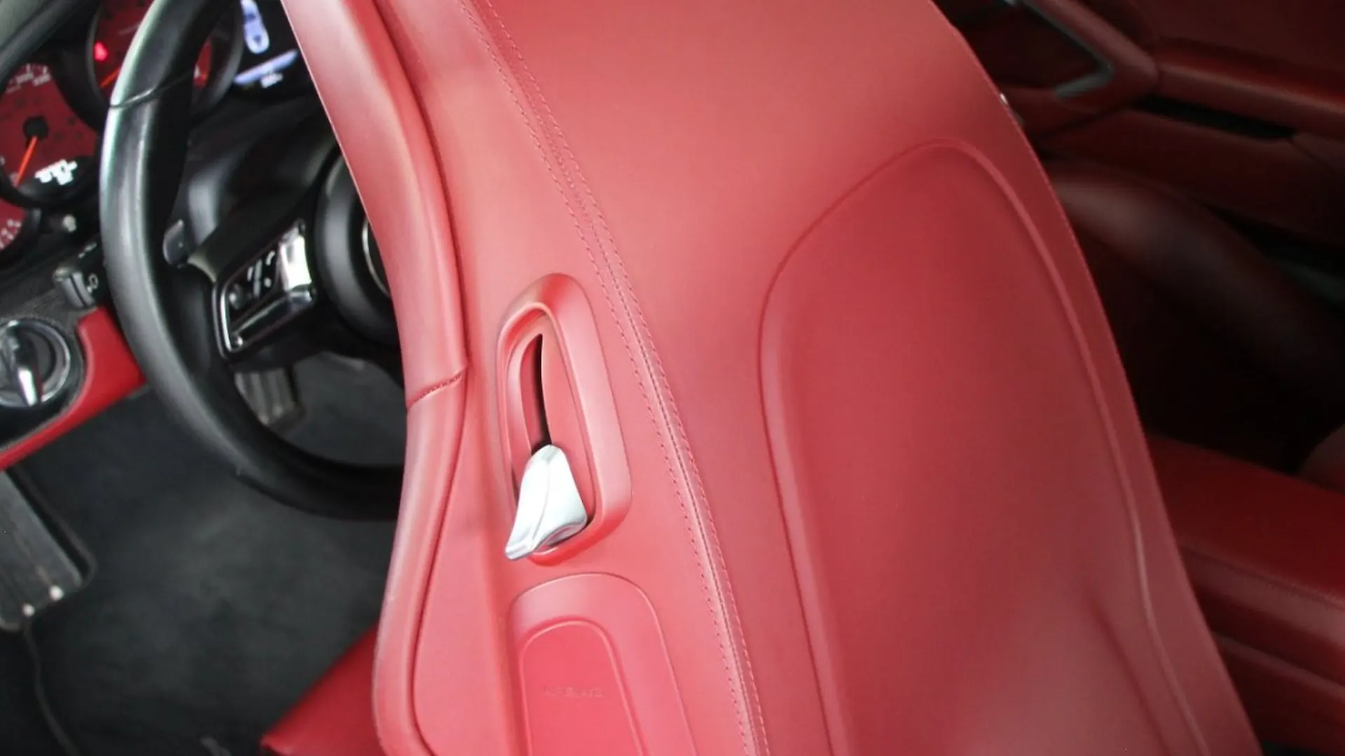 Porsche 911 — photo 31