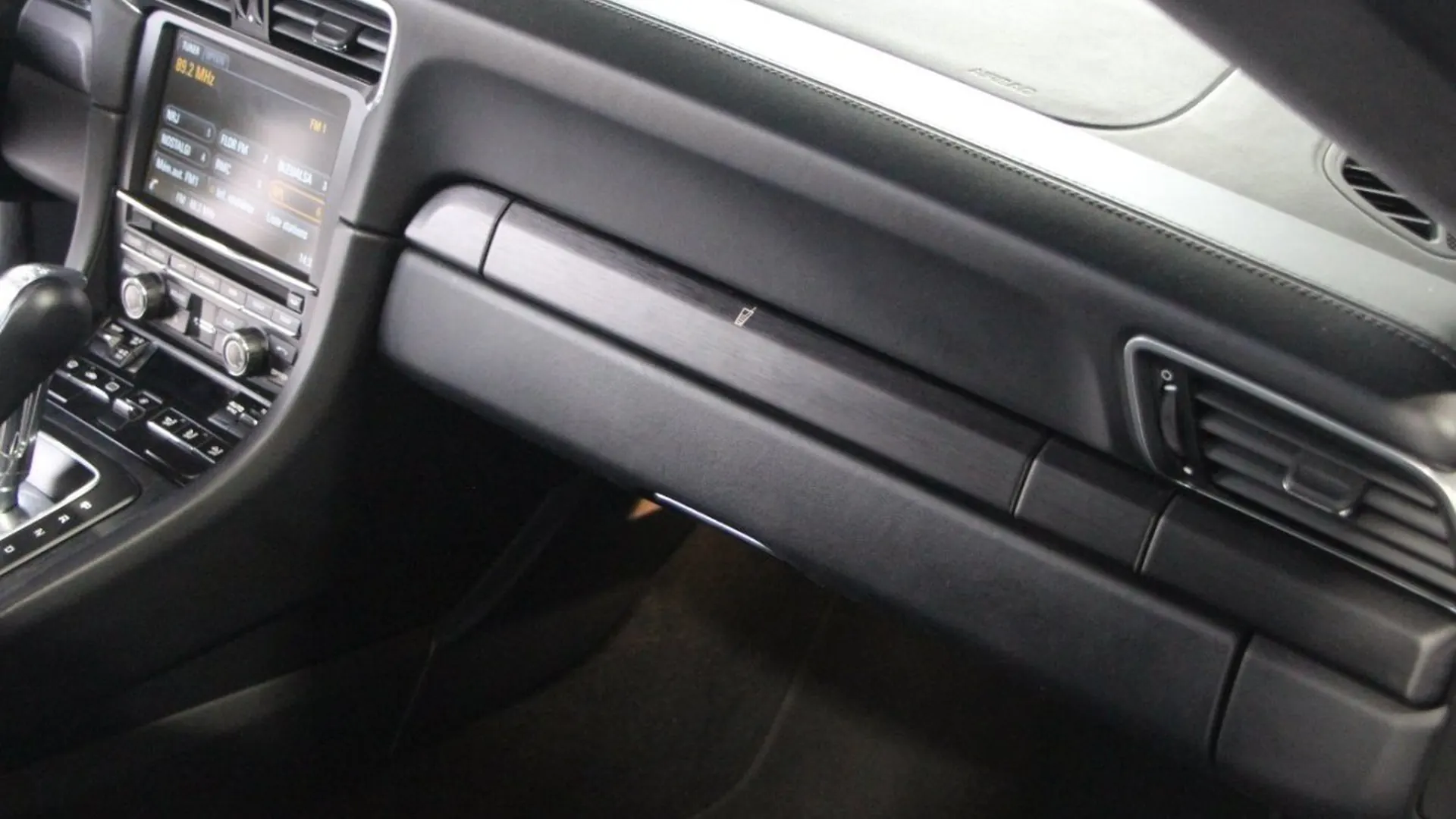 Porsche 911 — photo 22