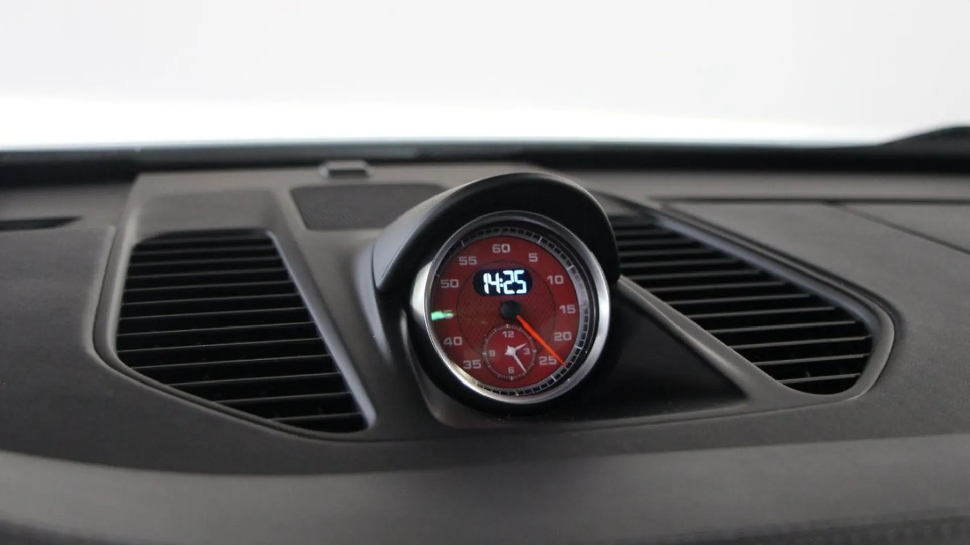 Porsche 911 — photo 13