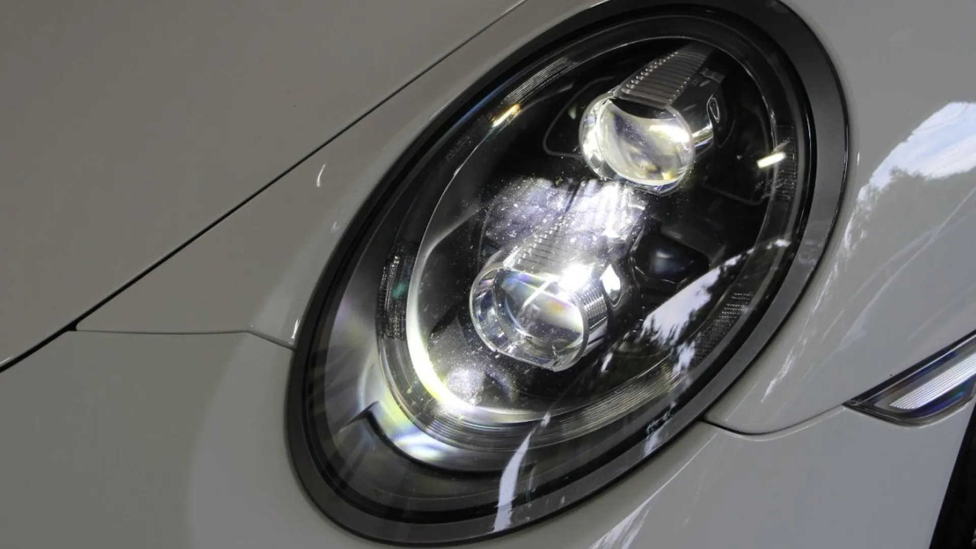 Porsche 911 — photo 19