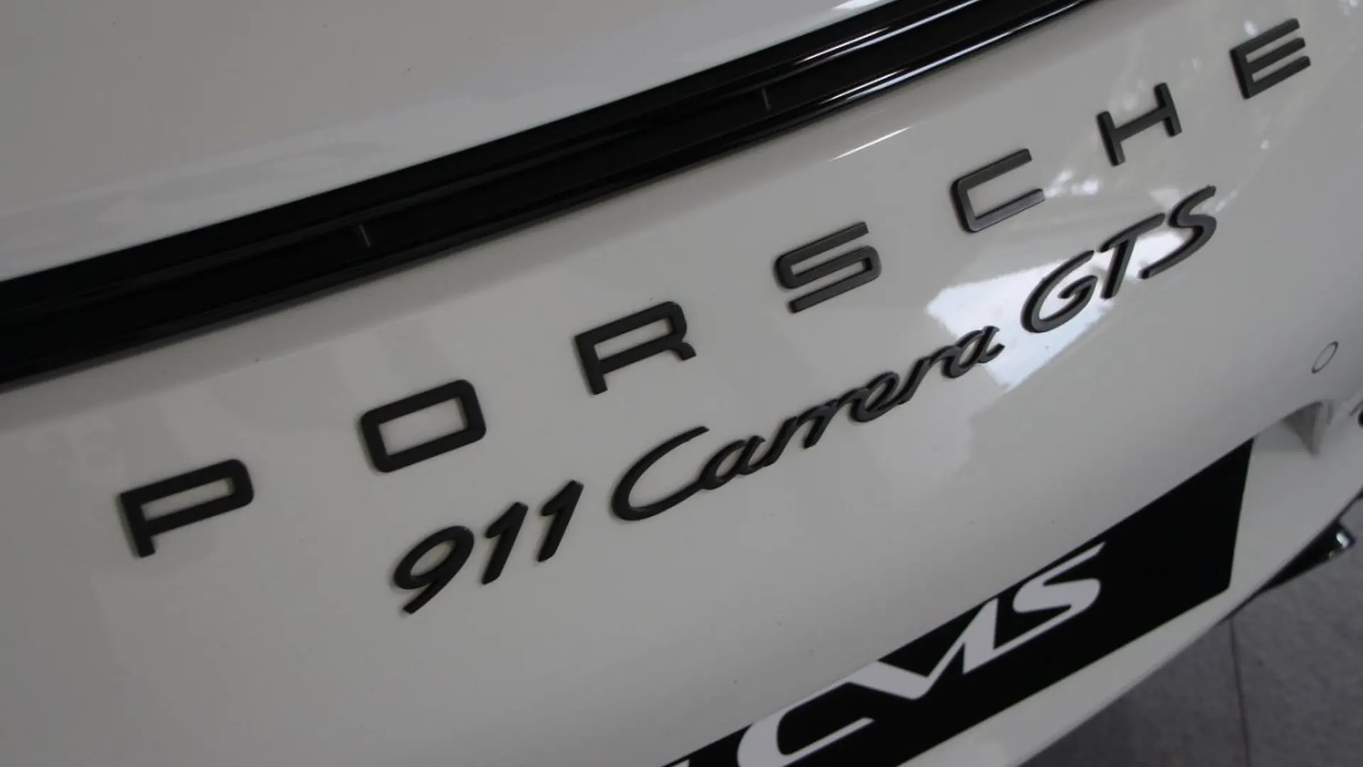 Porsche 911 — photo 27