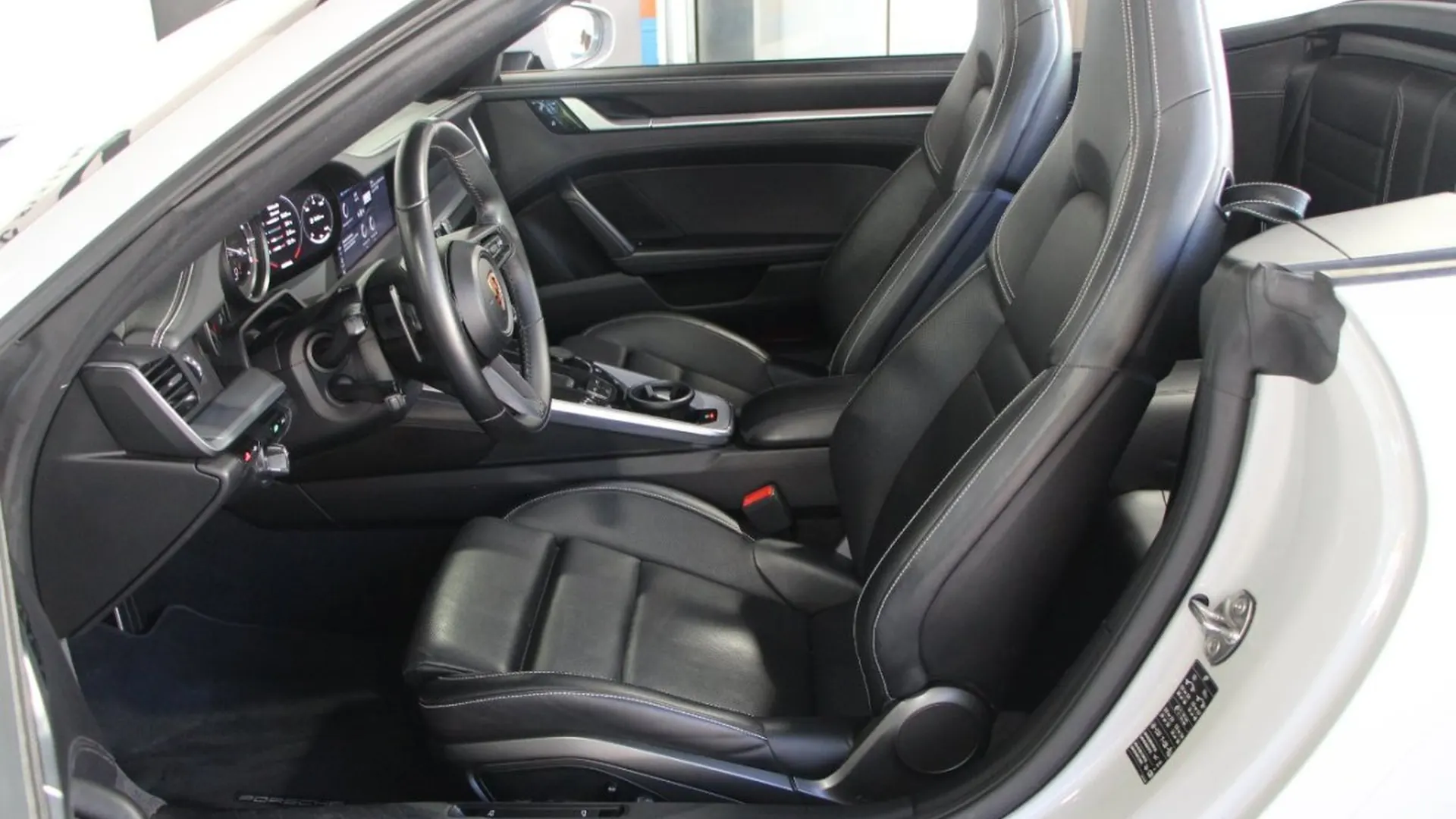 Porsche 911 — photo 8