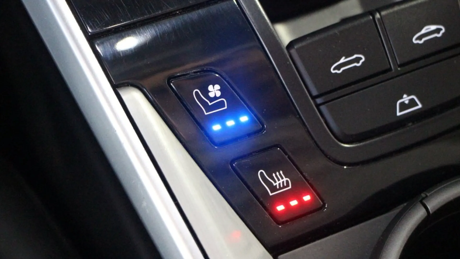 Porsche 911 — photo 26