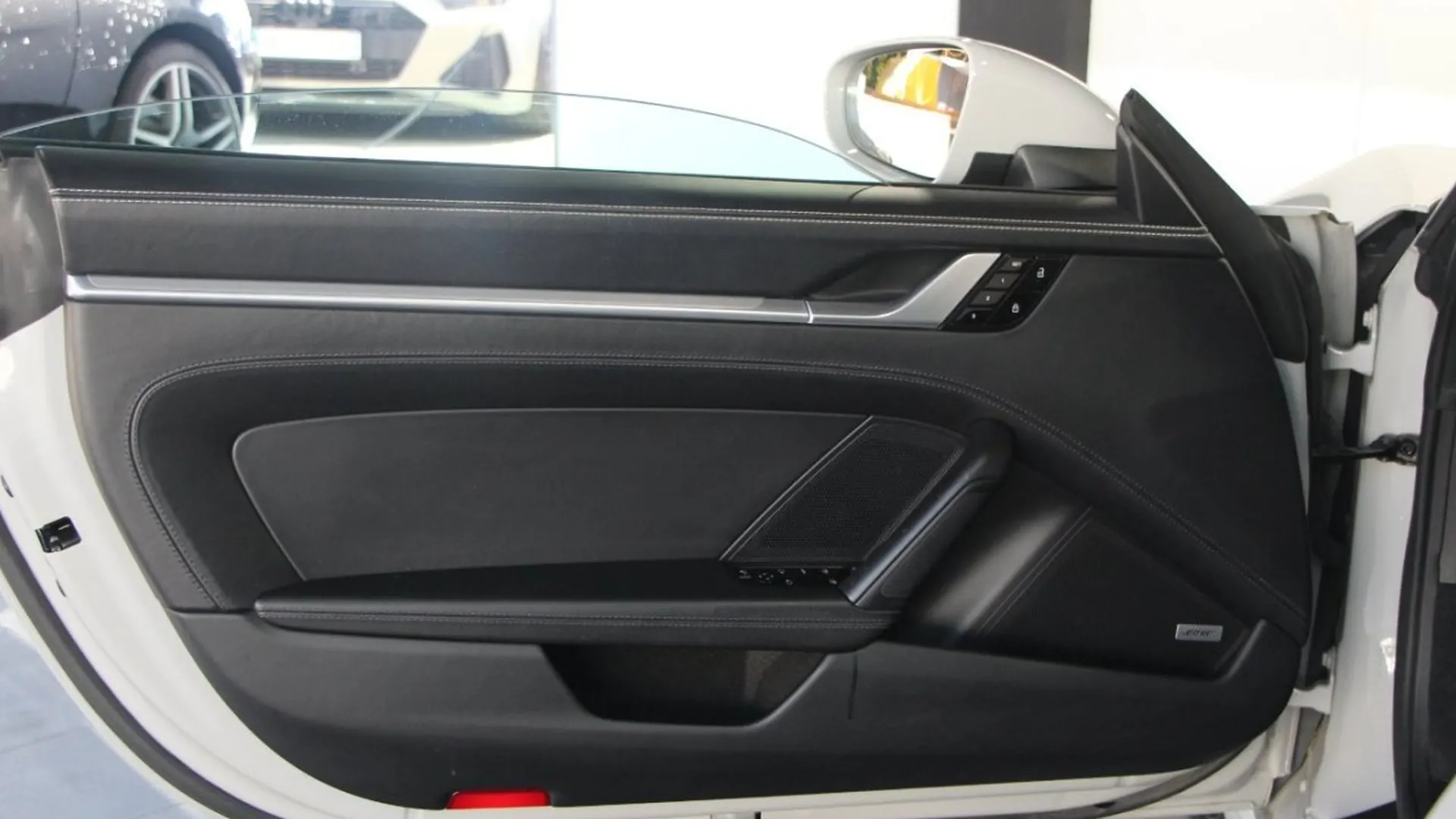 Porsche 911 — photo 10