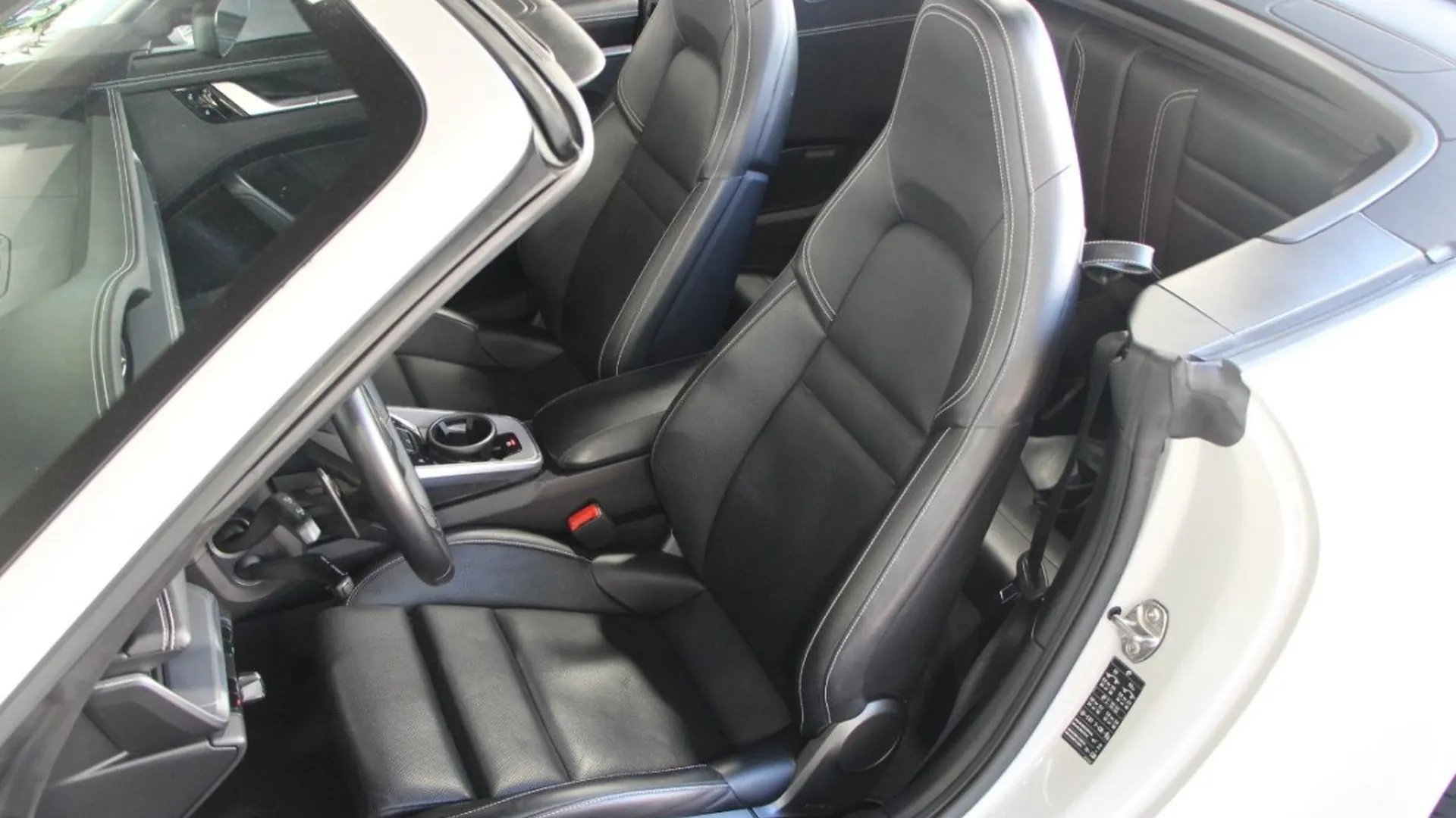 Porsche 911 — photo 9