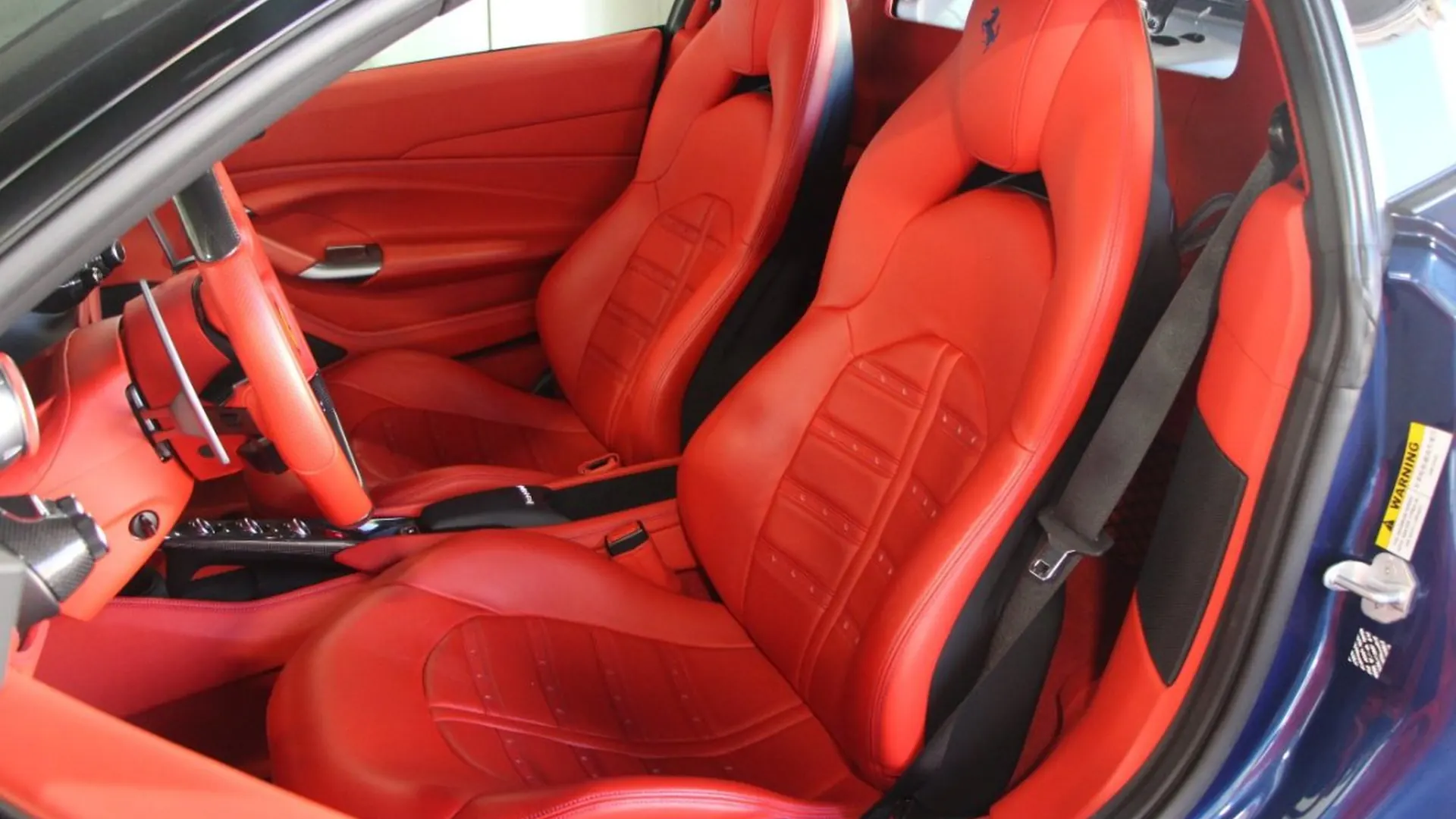 Ferrari F8 — photo 12