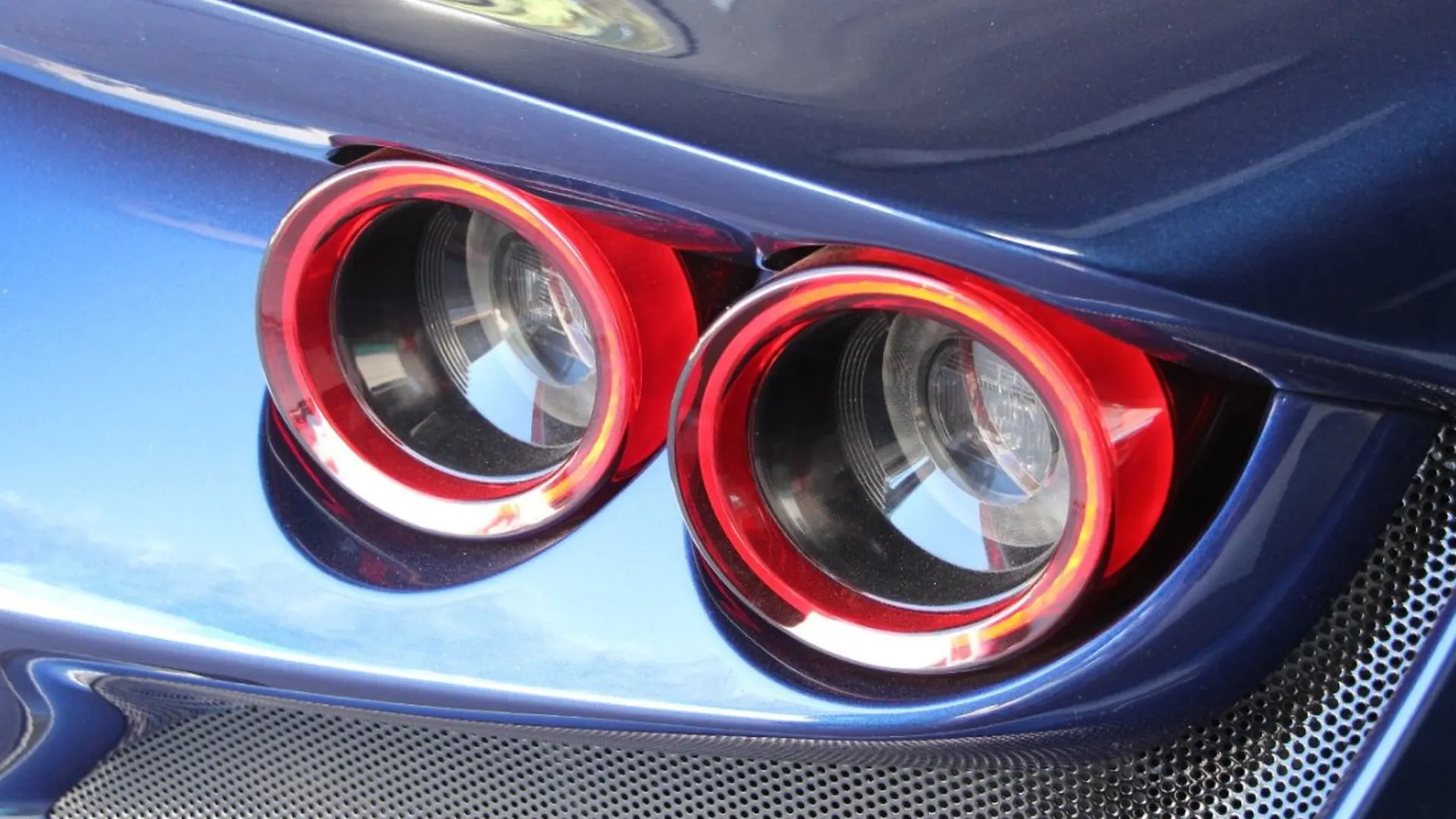 Ferrari F8 — photo 14