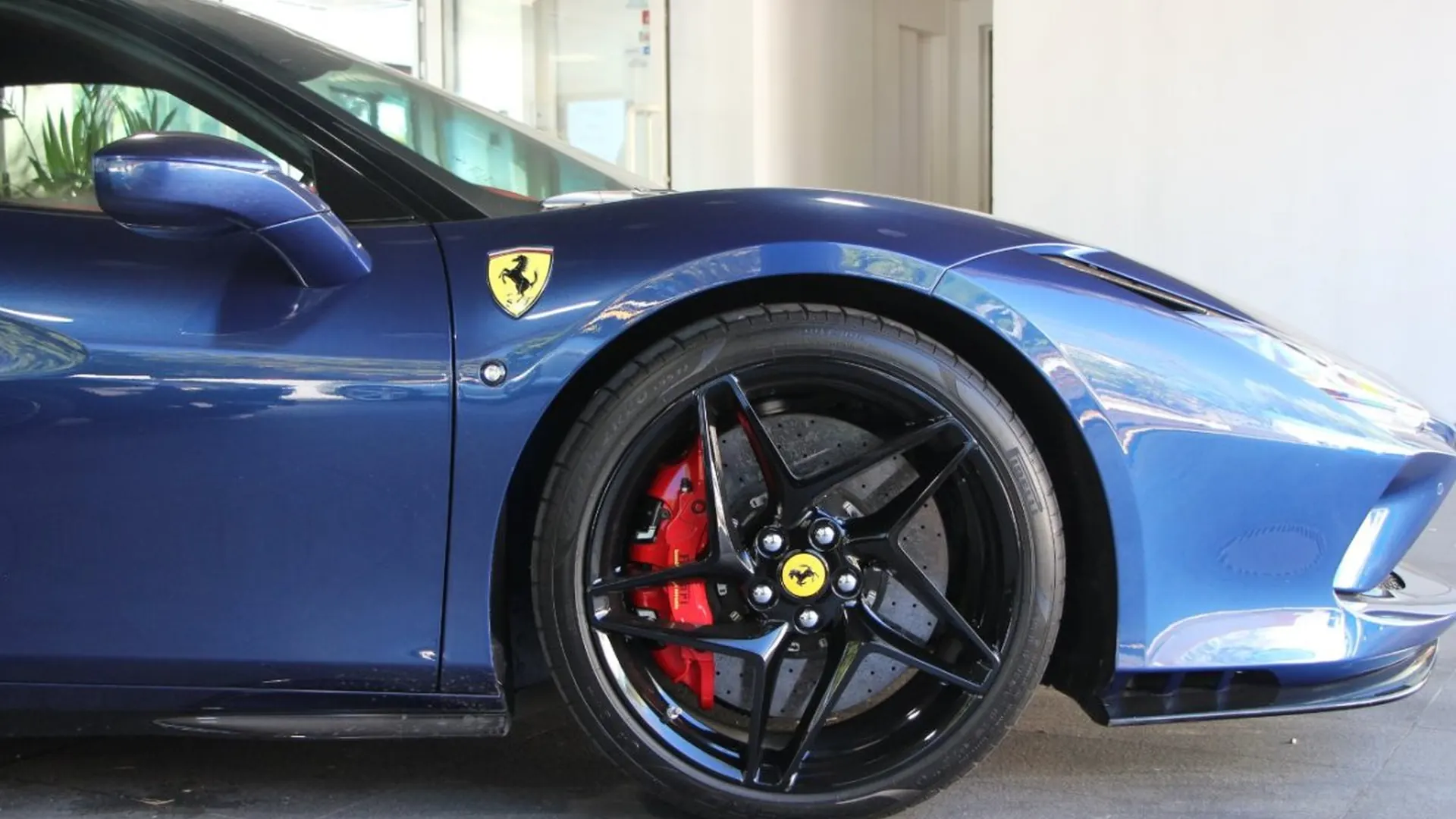 Ferrari F8 — photo 5