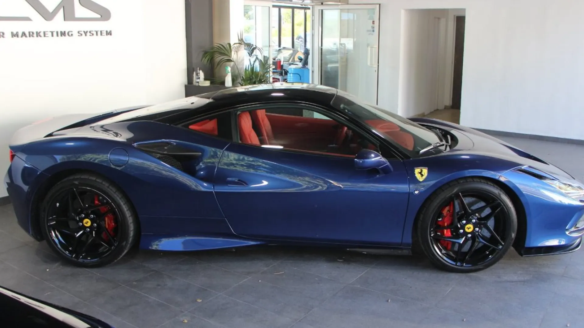 Ferrari F8 — photo 4