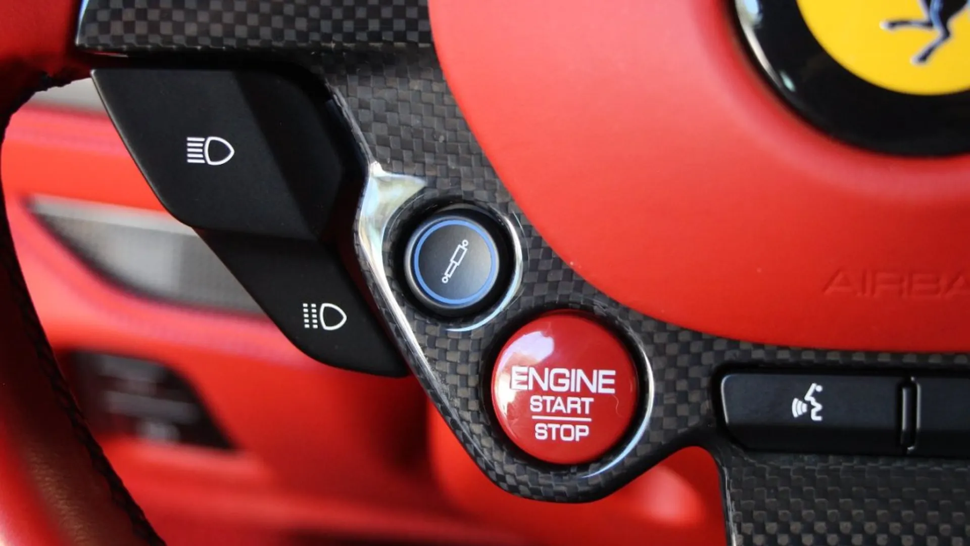 Ferrari F8 — photo 24