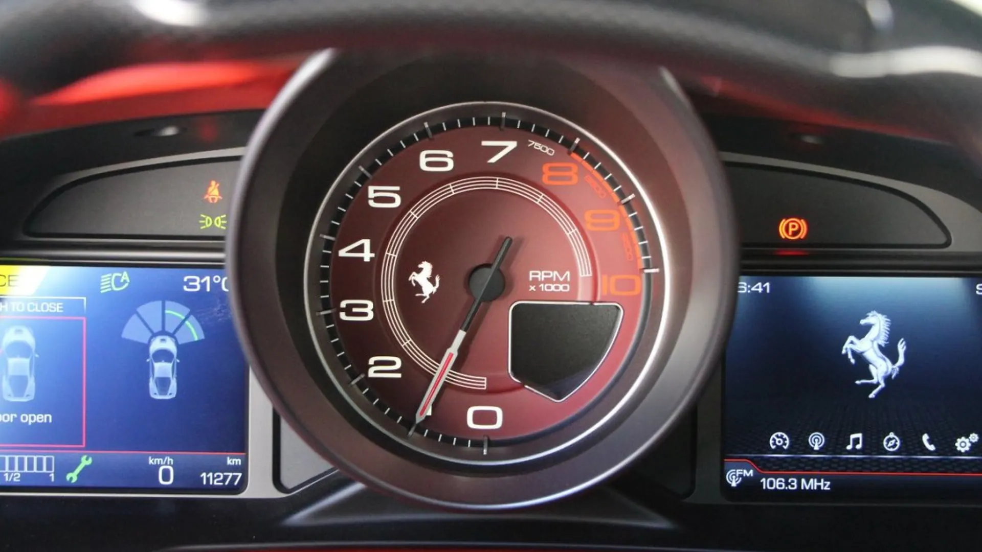 Ferrari F8 — photo 19