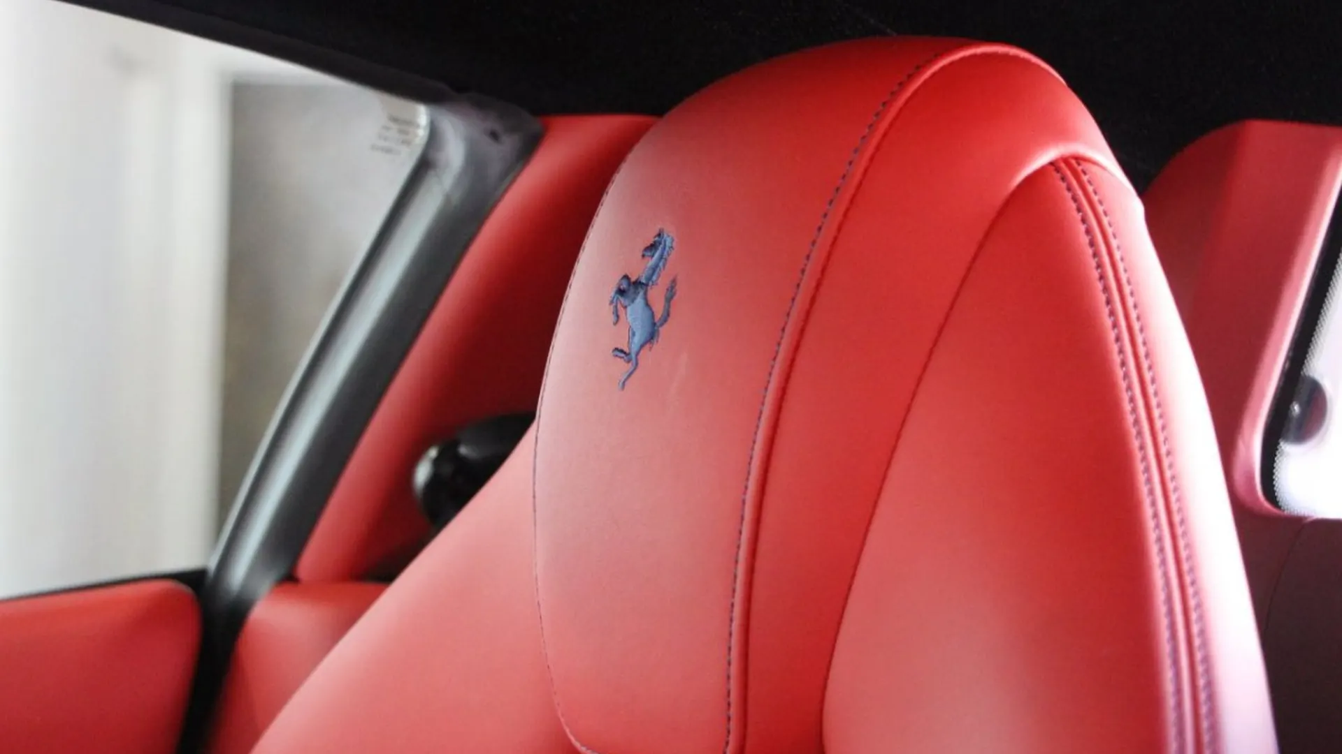 Ferrari F8 — photo 27