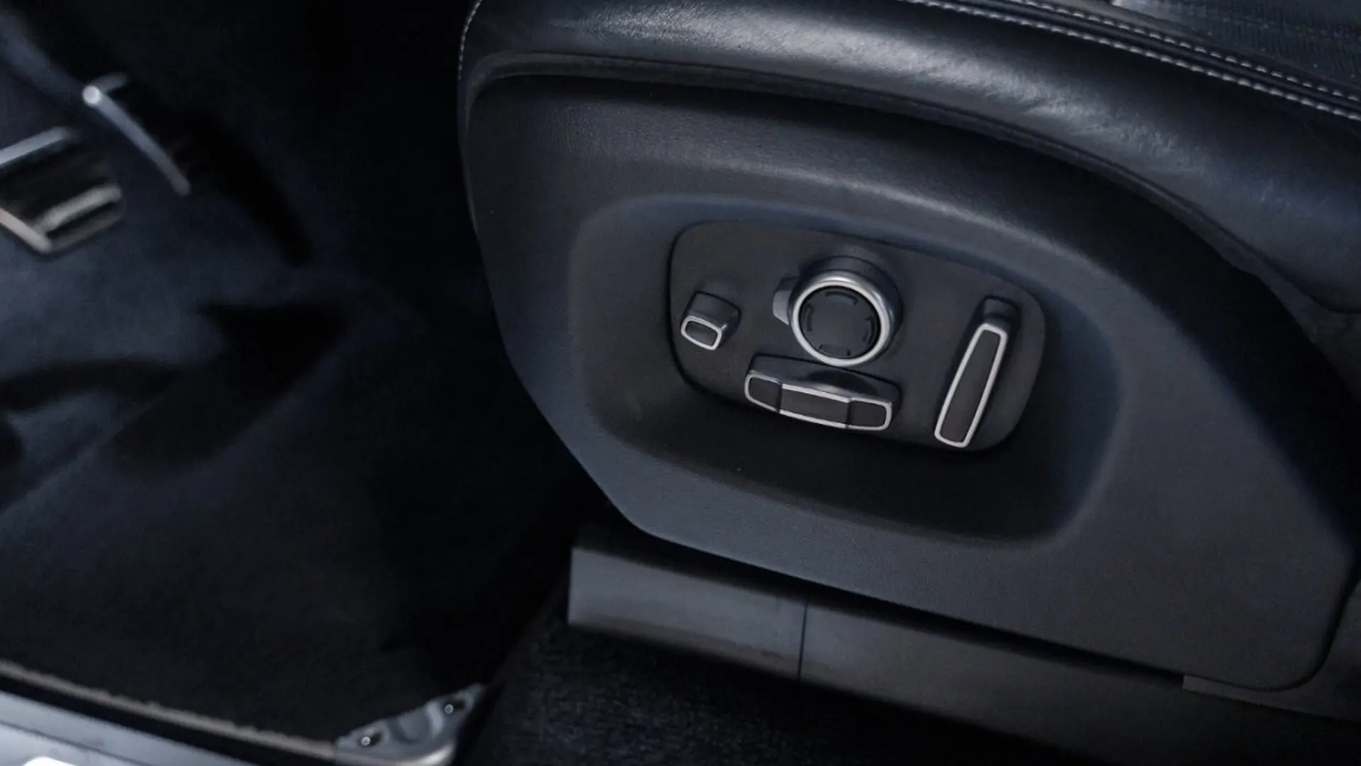 Land Rover Range Rover — photo 24