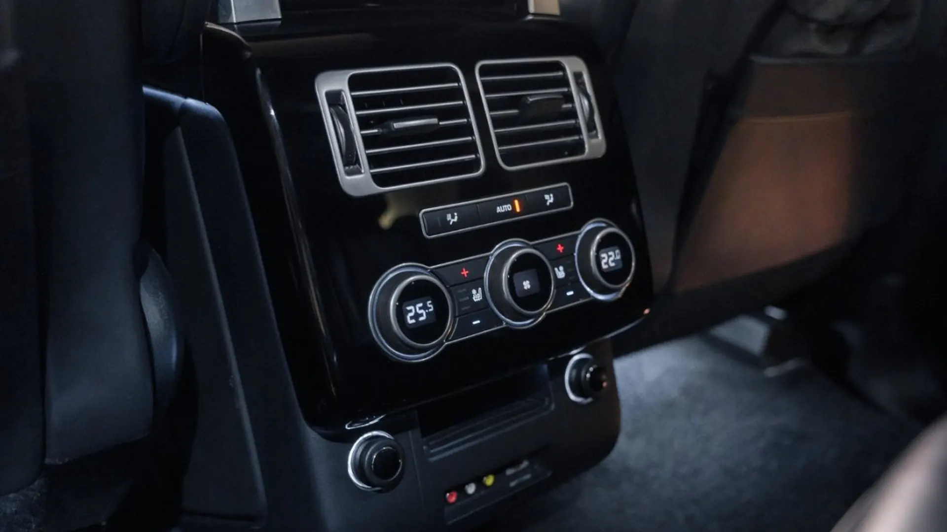 Land Rover Range Rover — photo 37
