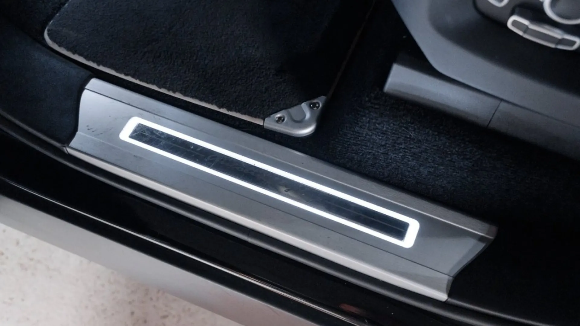 Land Rover Range Rover — photo 23