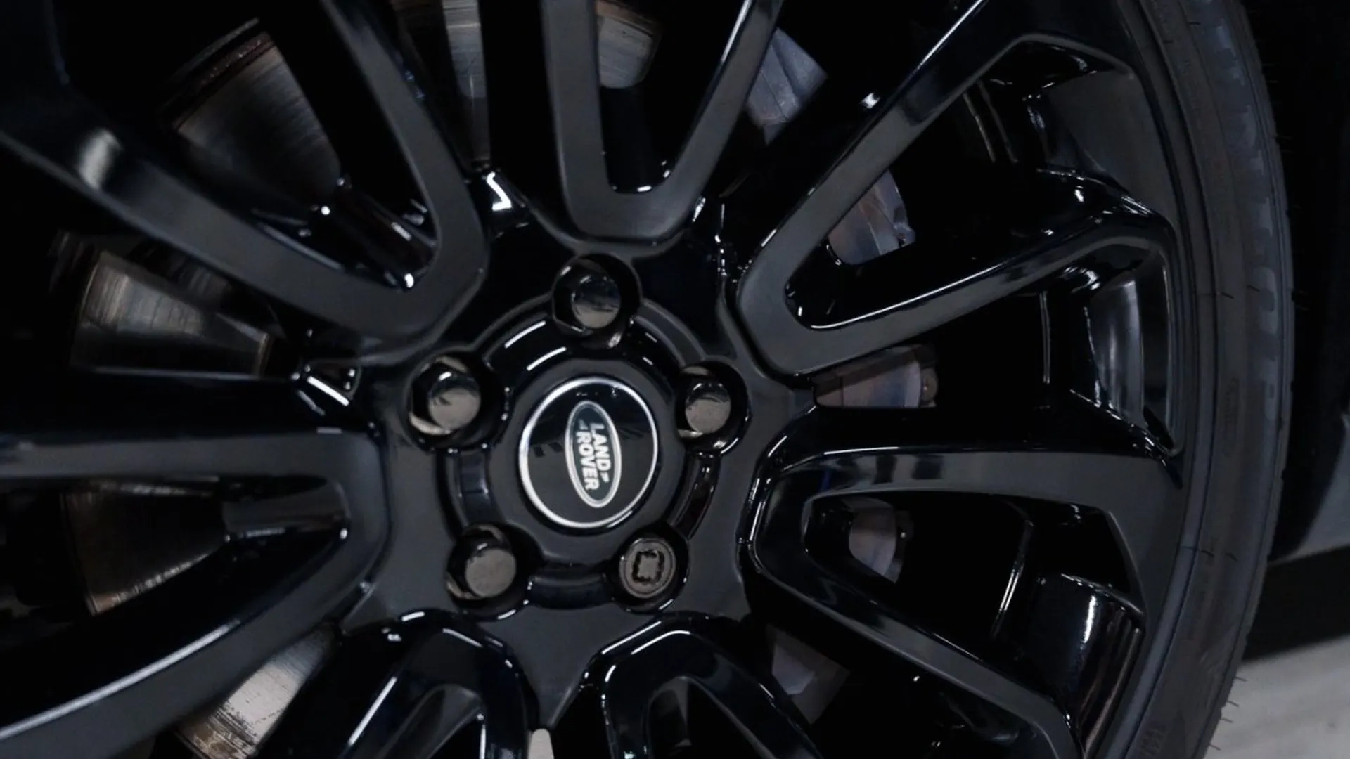 Land Rover Range Rover — photo 11