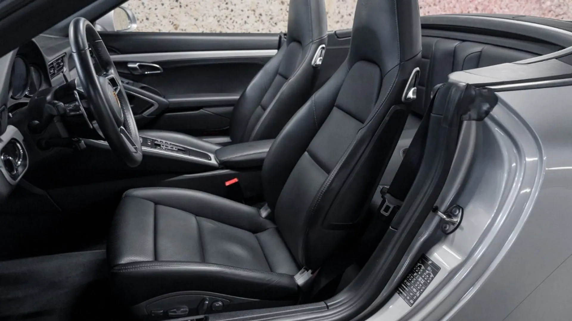 Porsche 911 — photo 27