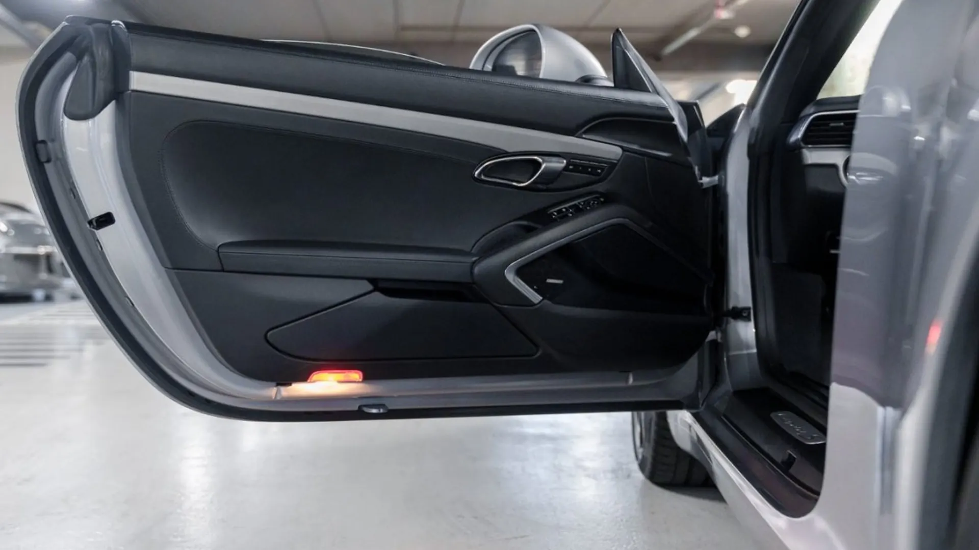 Porsche 911 — photo 23