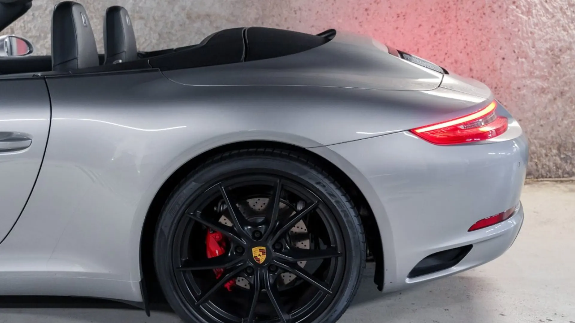 Porsche 911 — photo 12