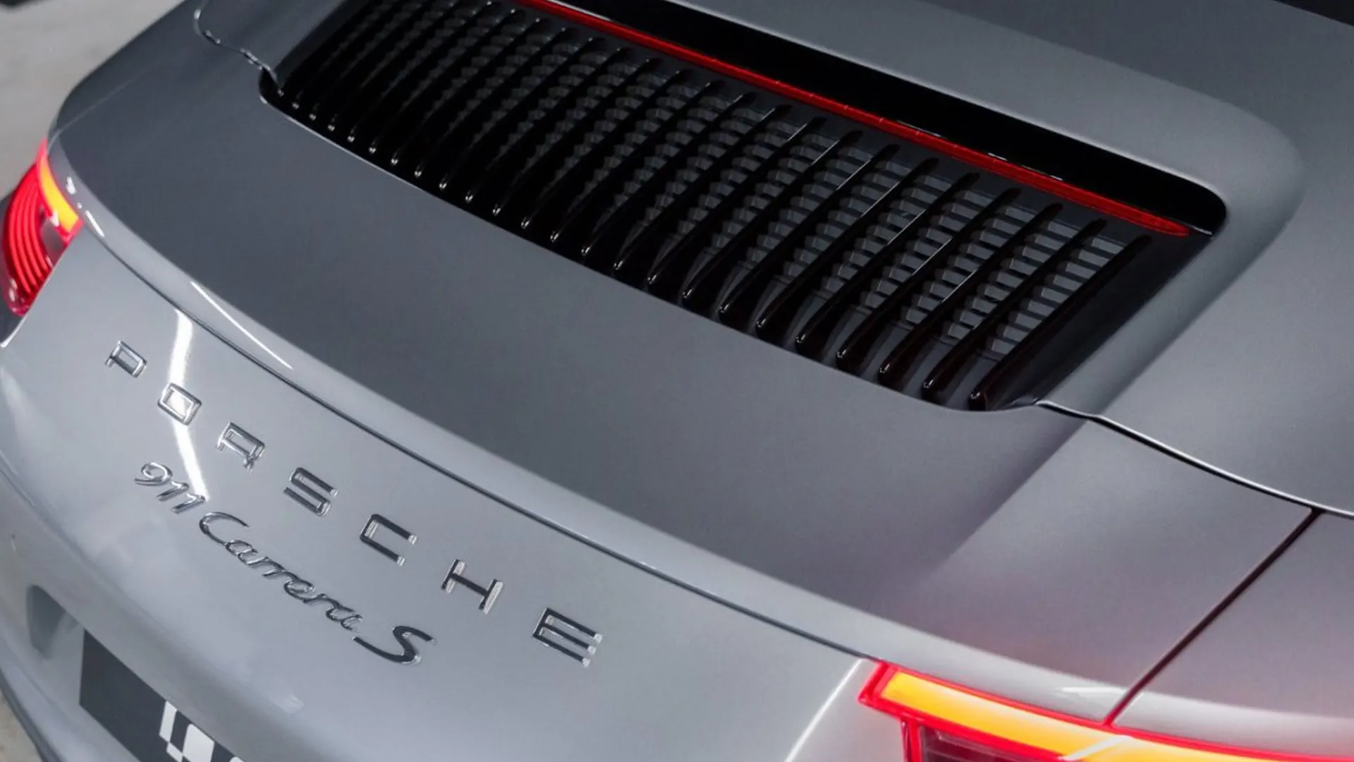 Porsche 911 — photo 16