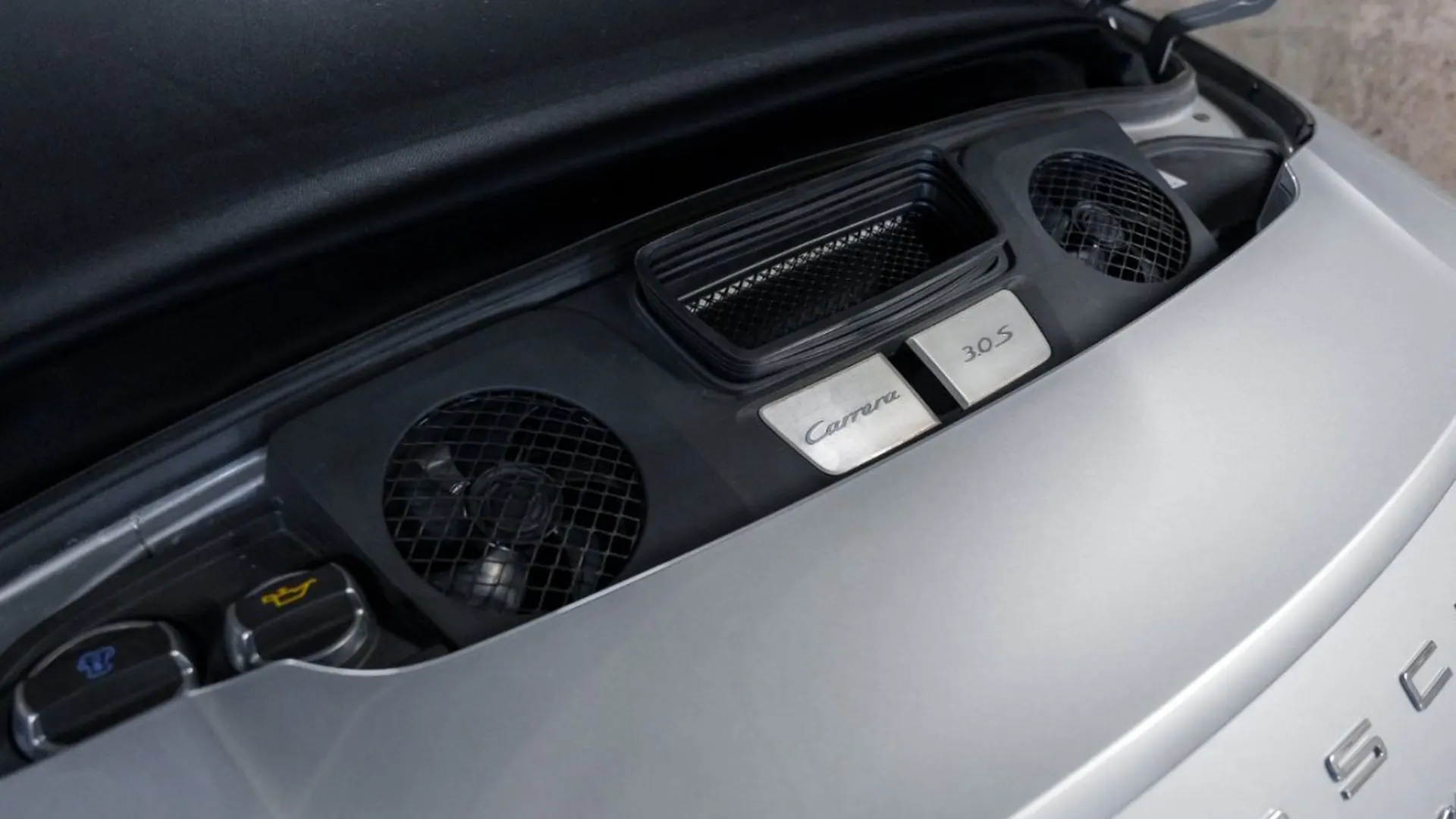 Porsche 911 — photo 18