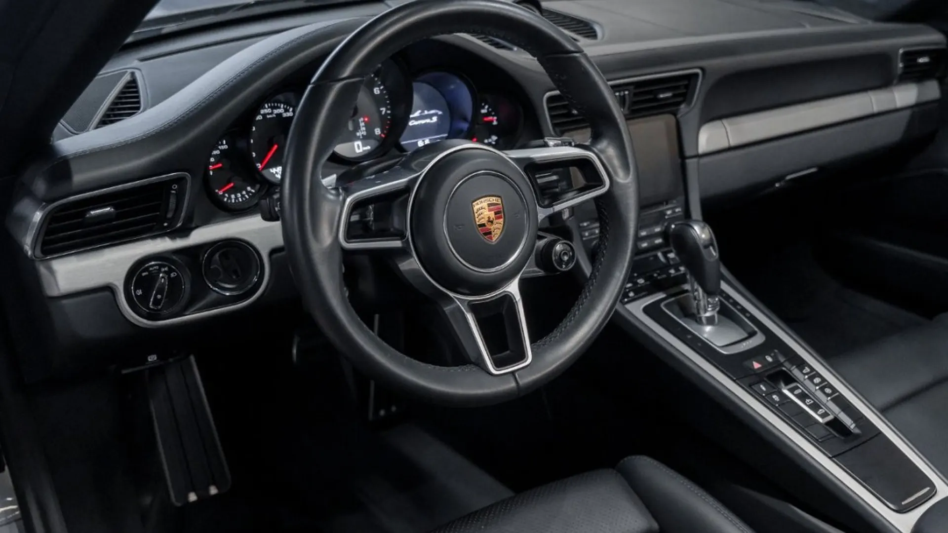 Porsche 911 — photo 29