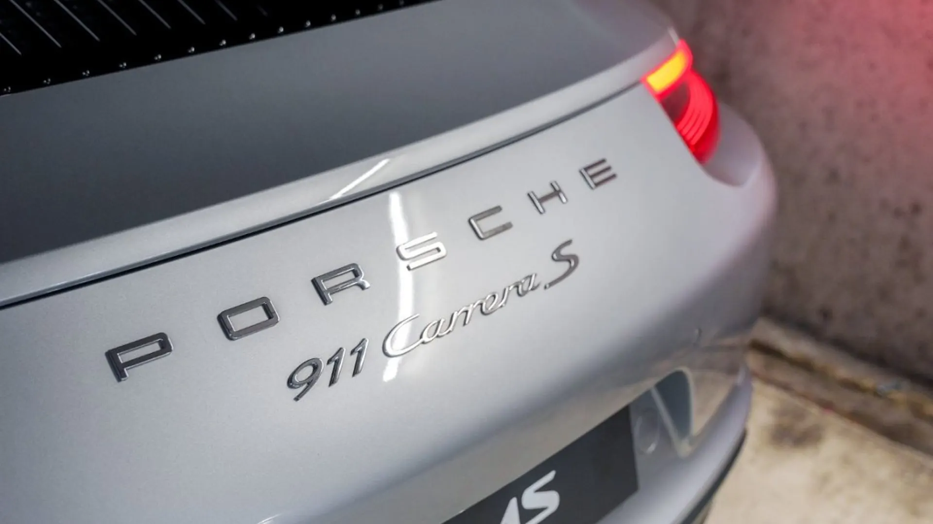 Porsche 911 — photo 19