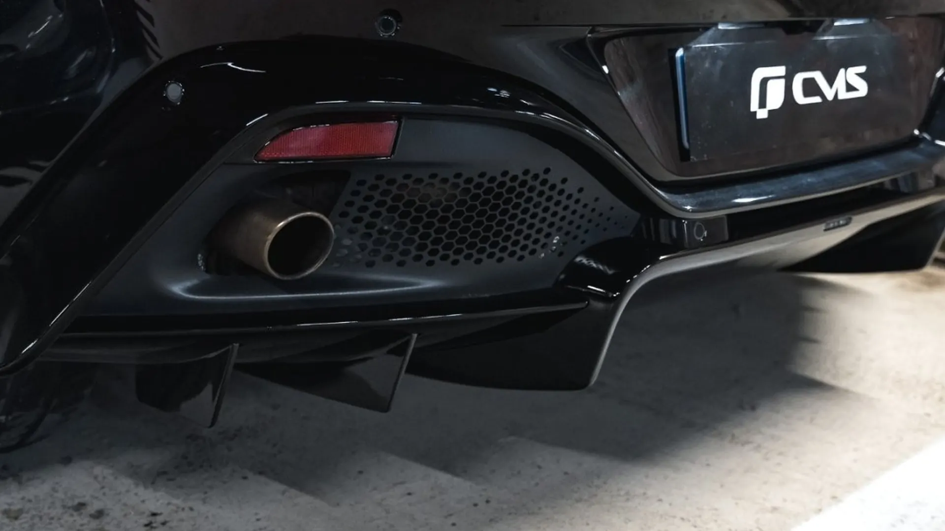 Aston Martin Vantage — photo 18