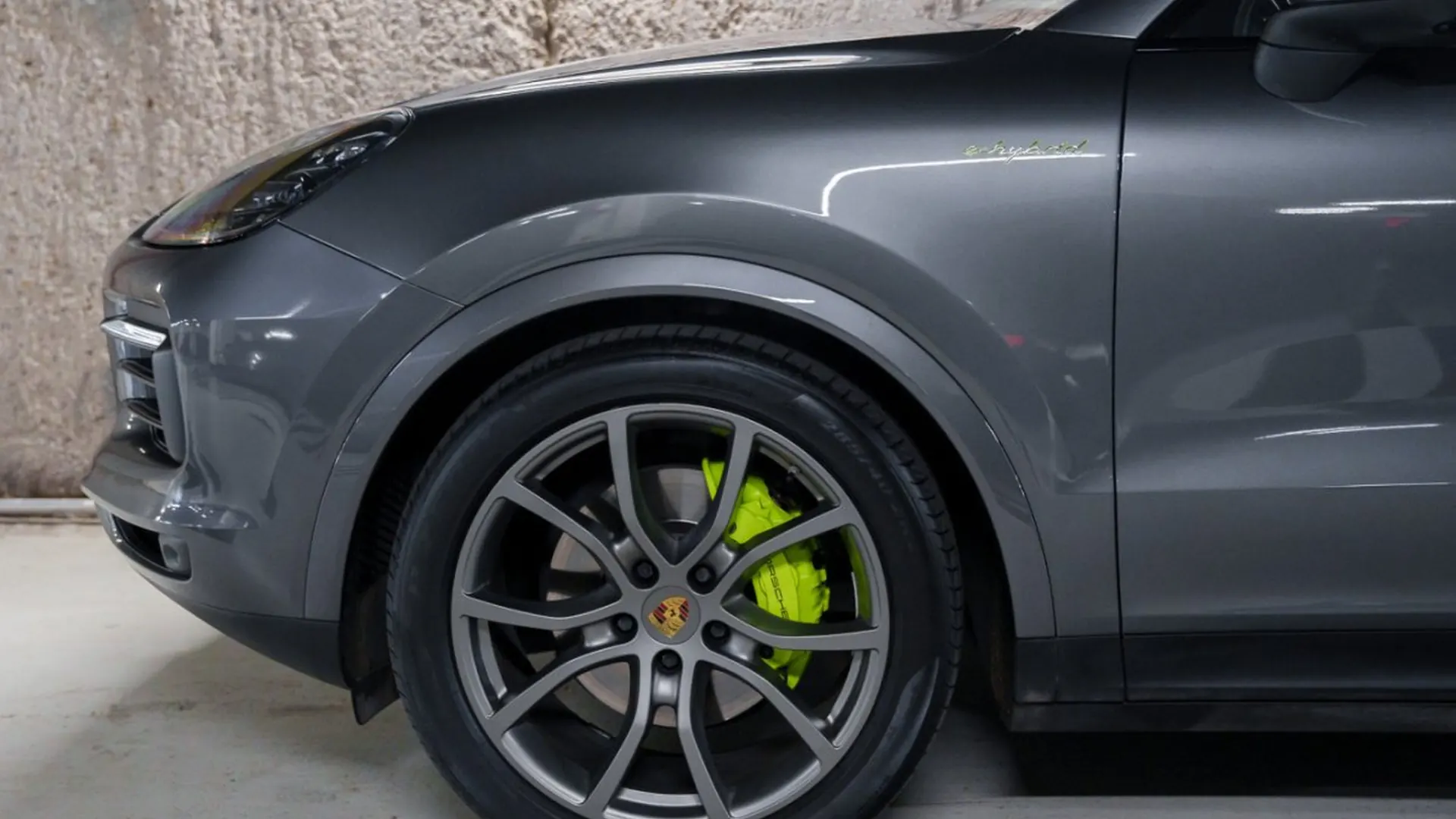 Porsche Cayenne — photo 11