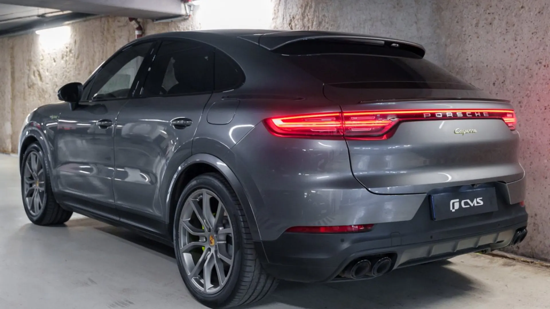 Porsche Cayenne — photo 4