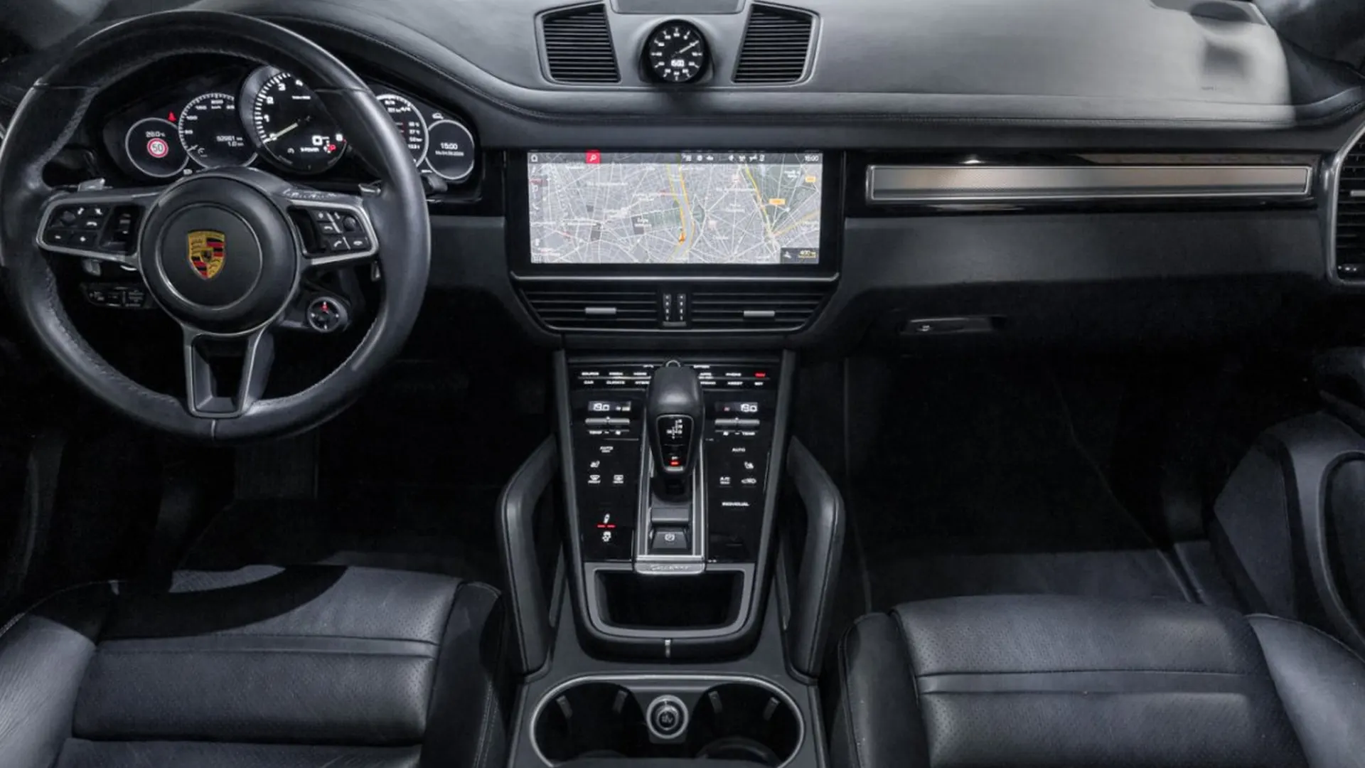 Porsche Cayenne — photo 26