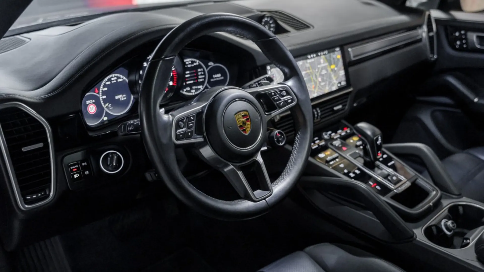 Porsche Cayenne — photo 24
