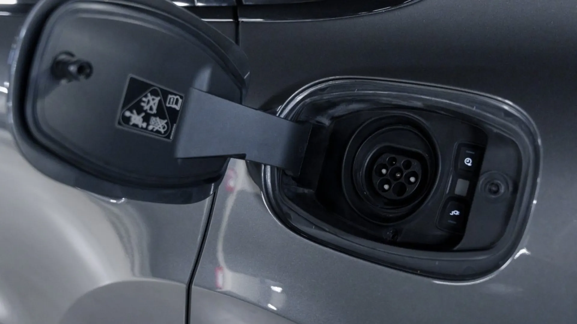 Porsche Cayenne — photo 15