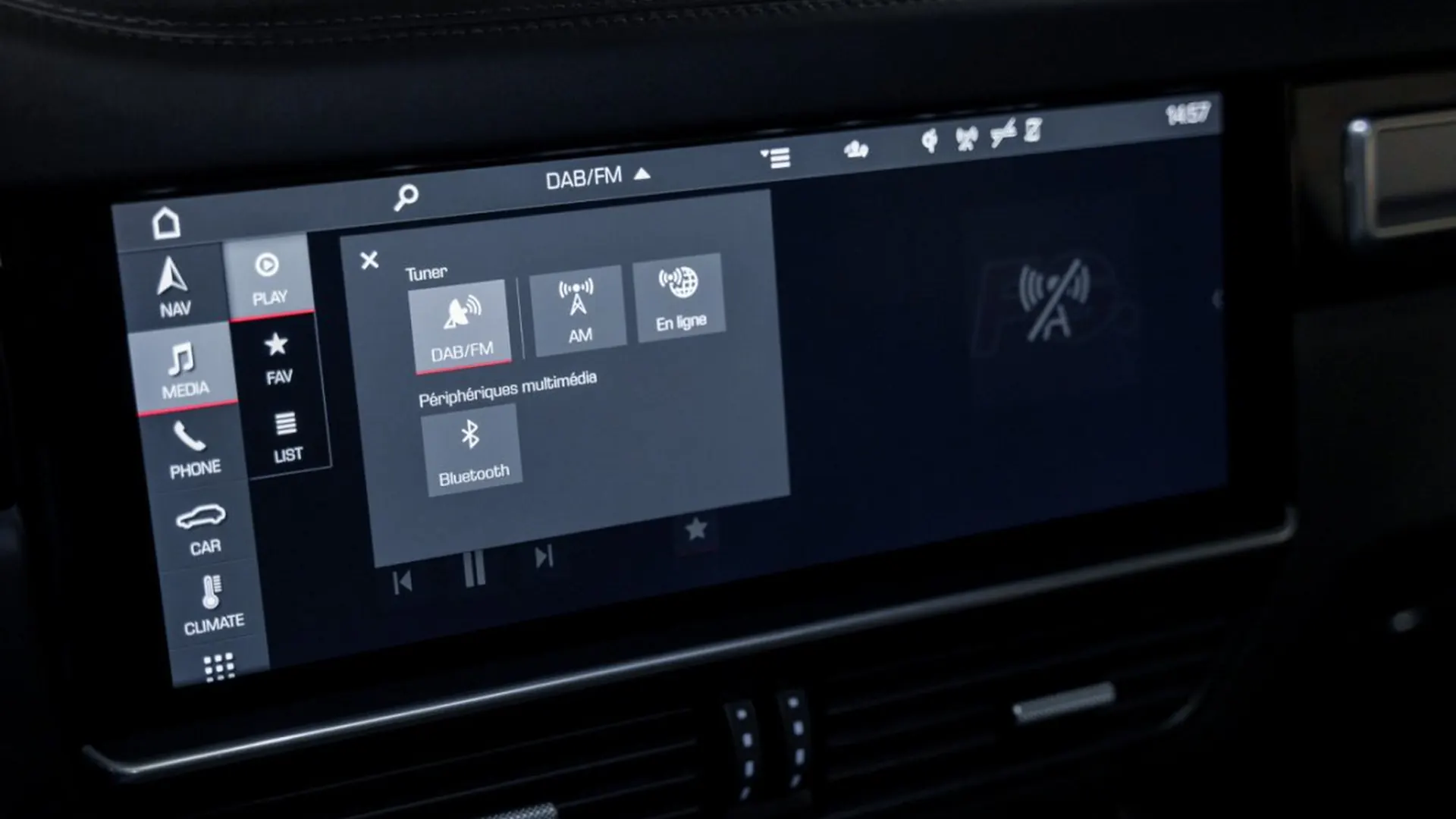 Porsche Cayenne — photo 36