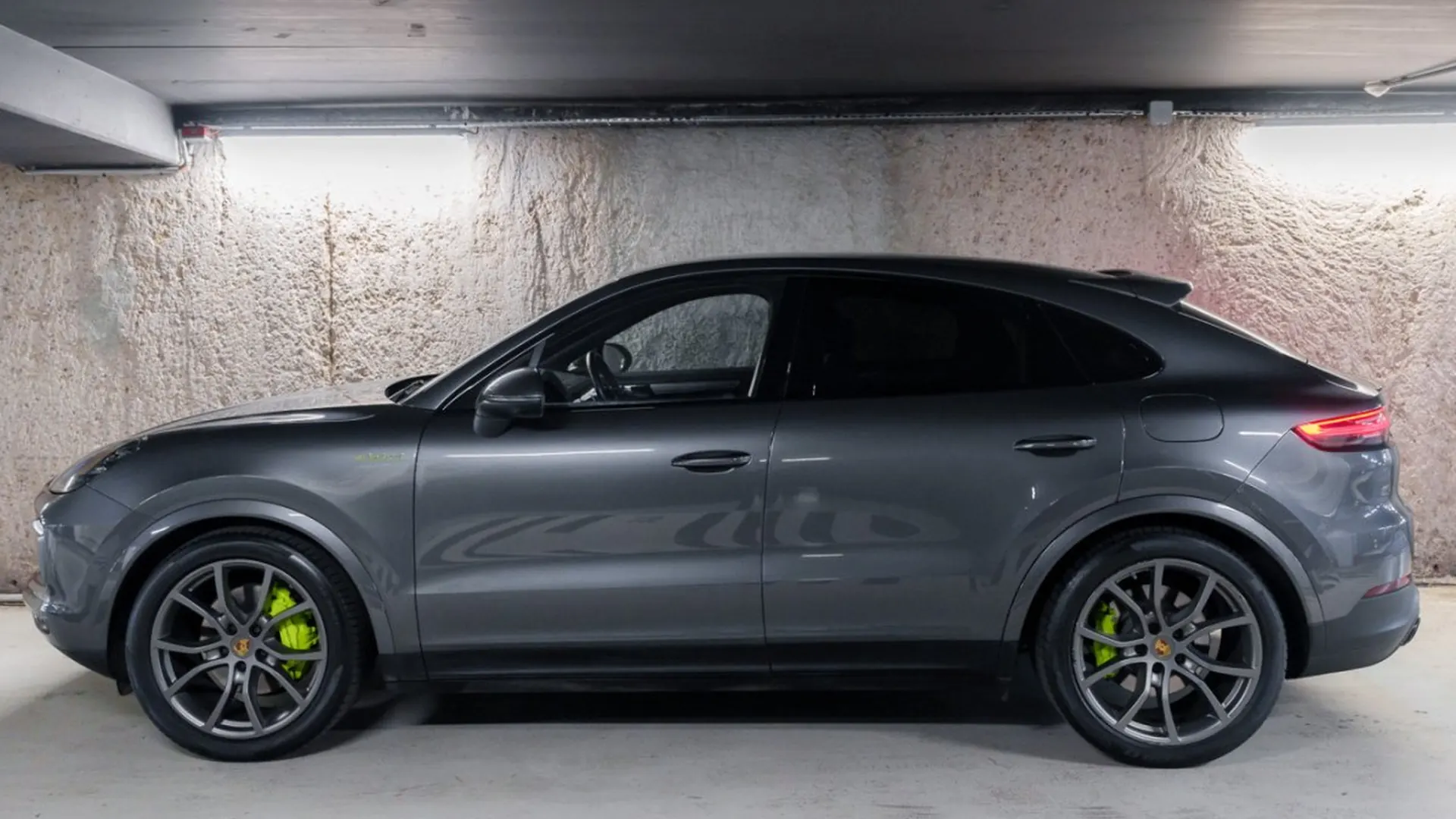 Porsche Cayenne — photo 3