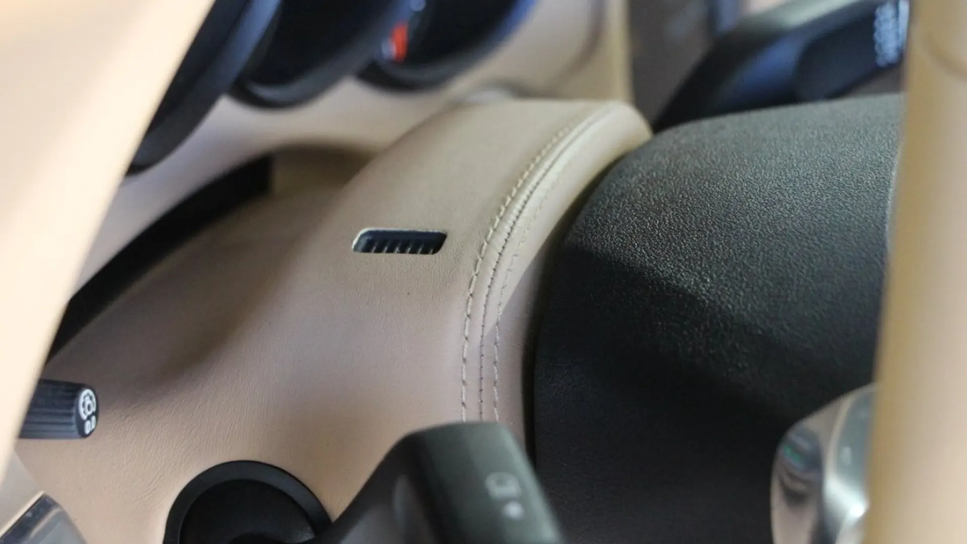 Porsche 911 — photo 16