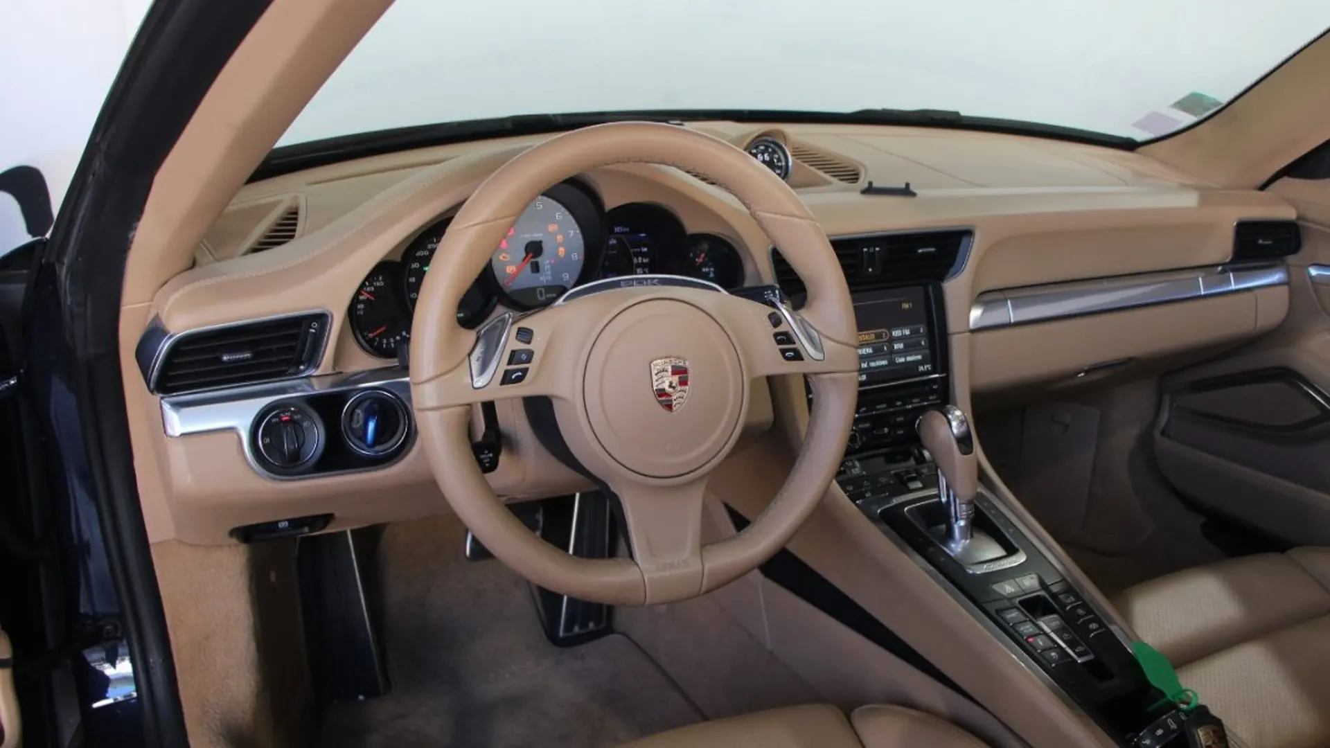 Porsche 911 — photo 6