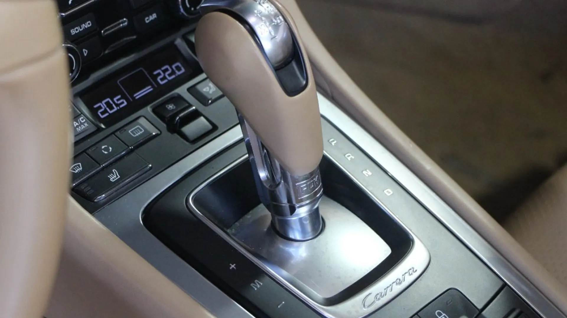 Porsche 911 — photo 17