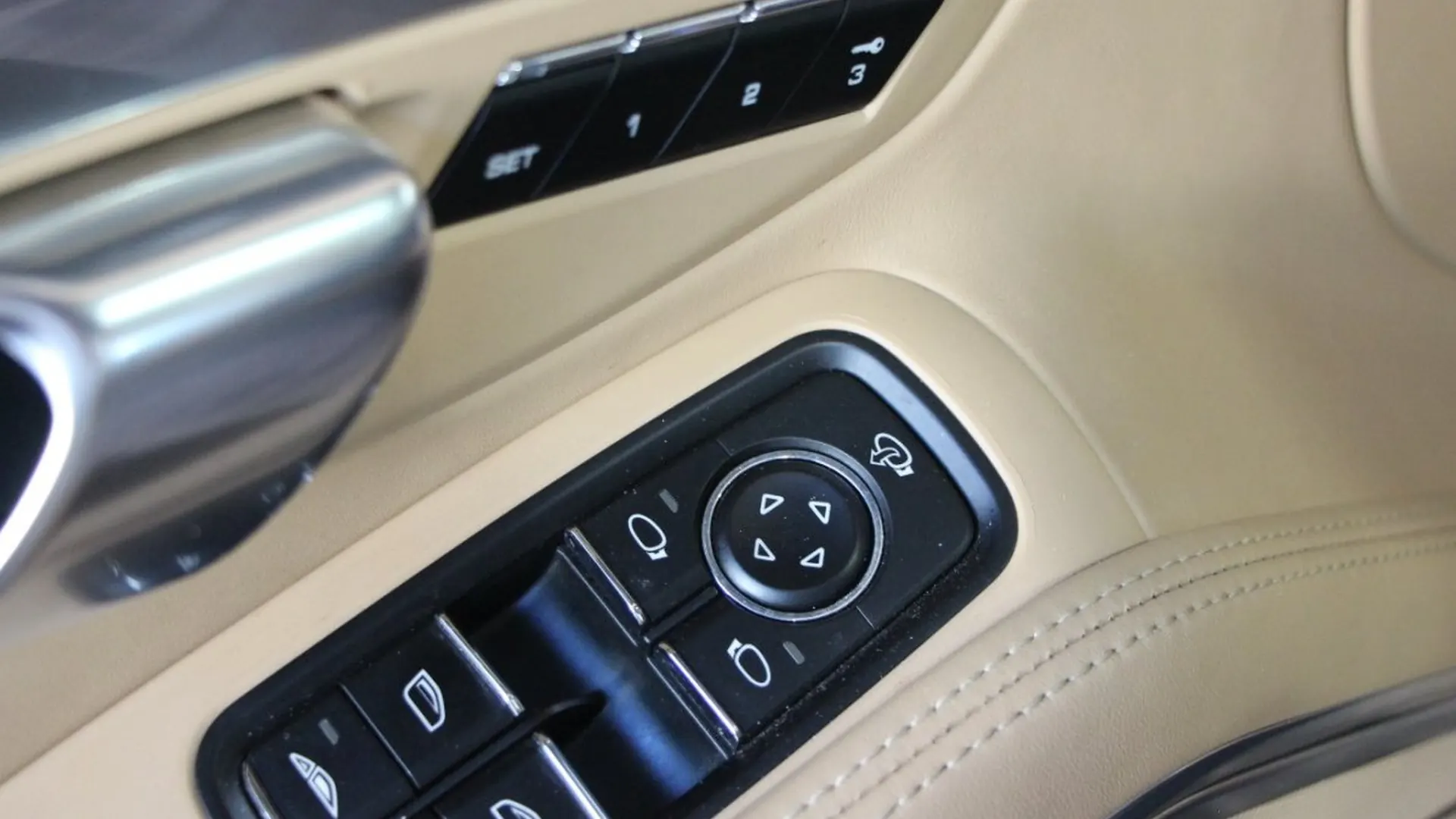 Porsche 911 — photo 27