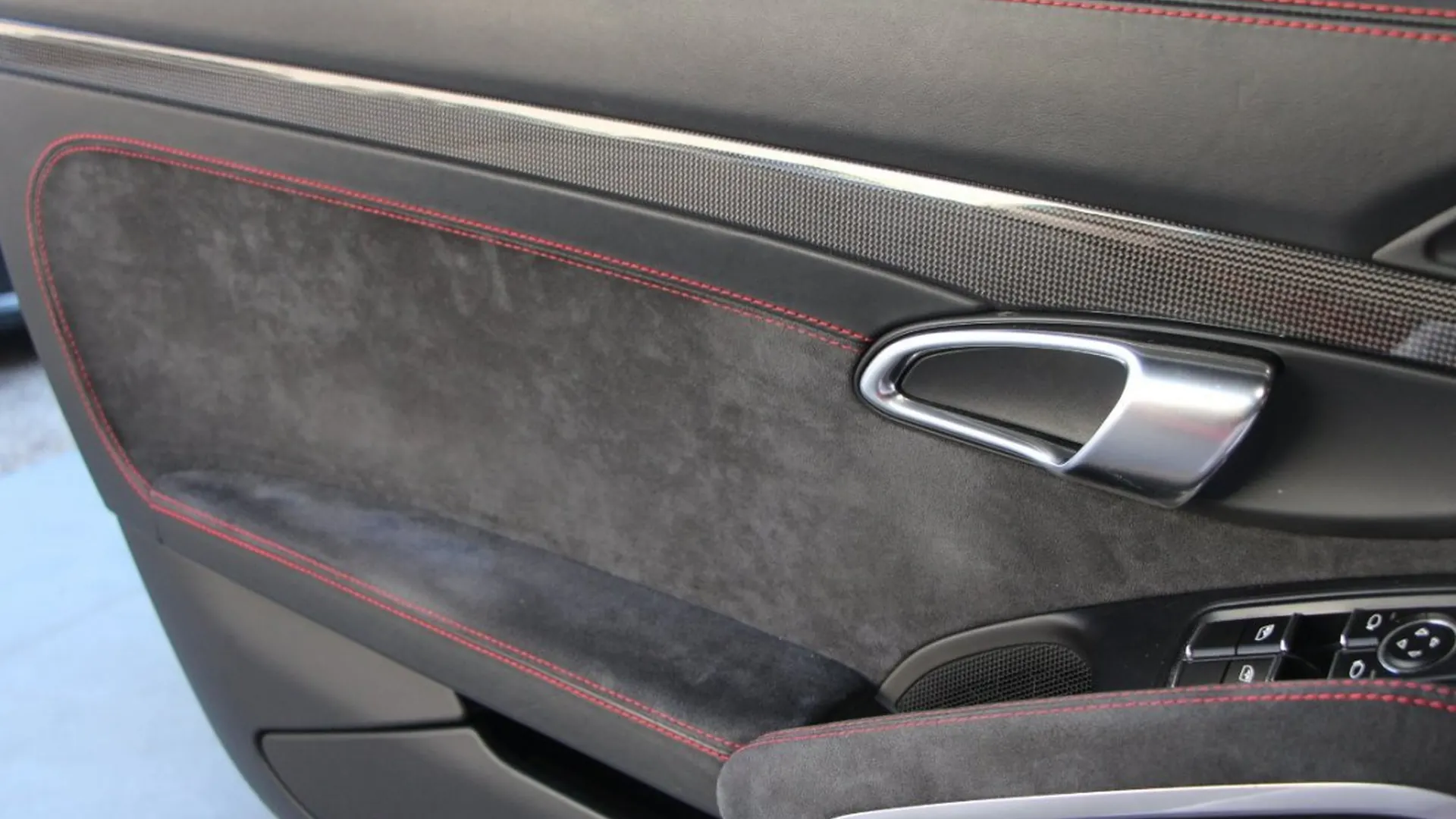 Porsche Cayman — photo 19