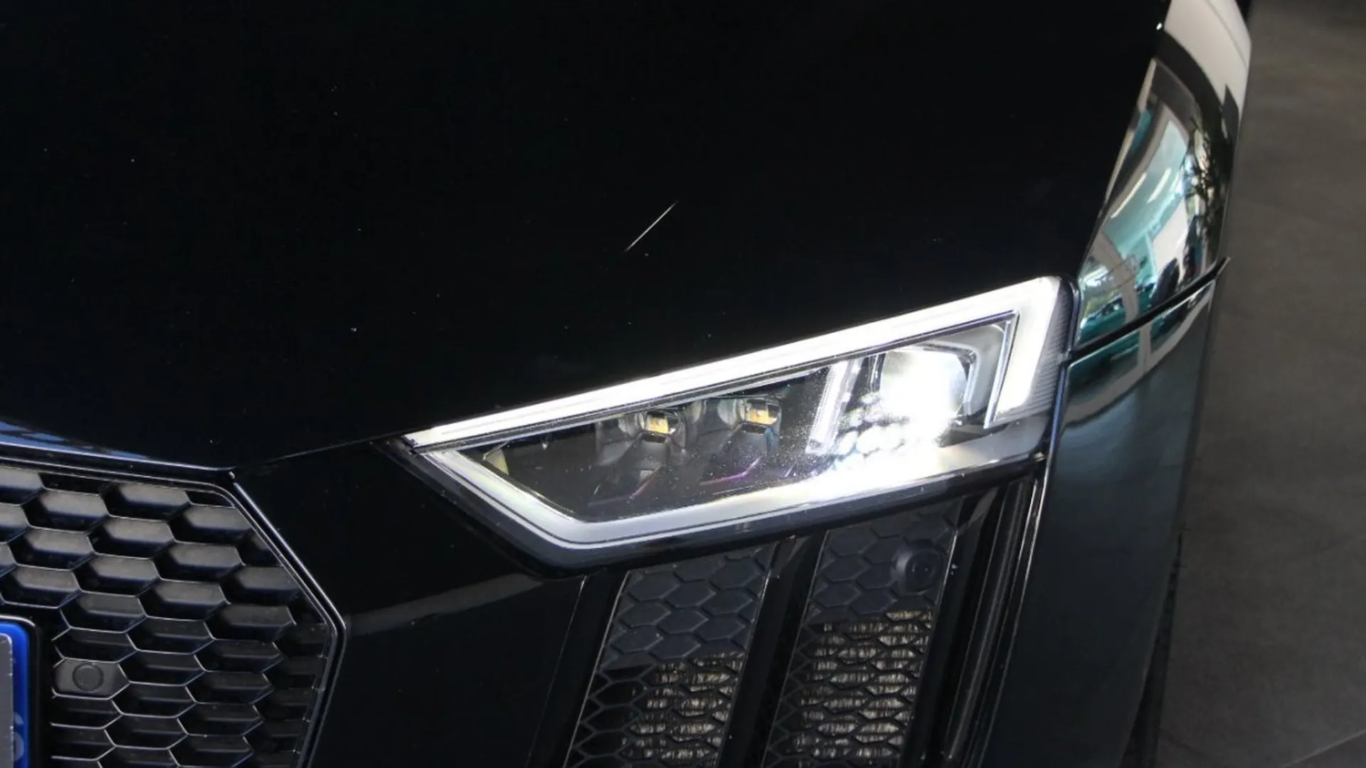 Audi R8 — photo 3
