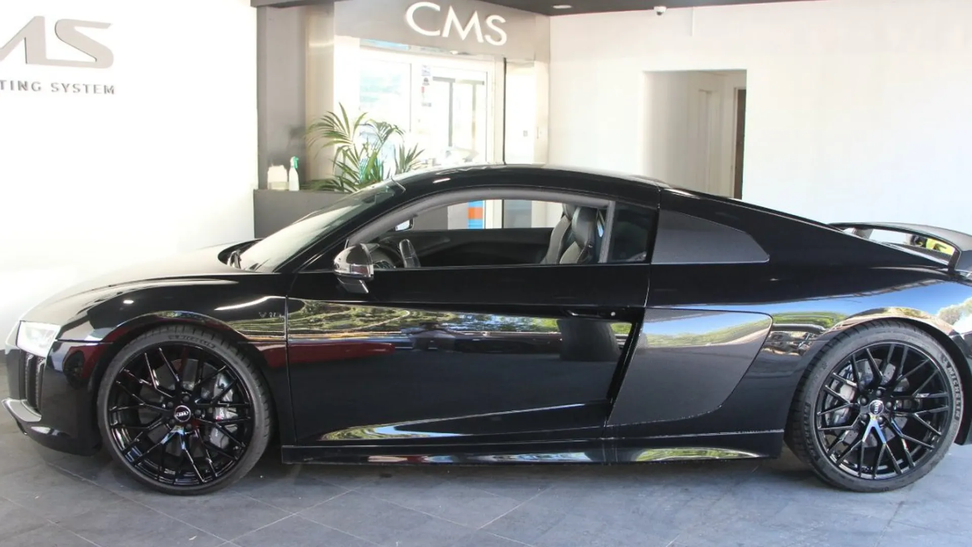 Audi R8 — photo 4