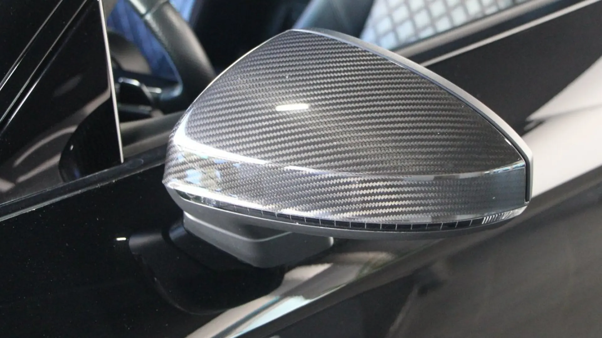 Audi R8 — photo 5