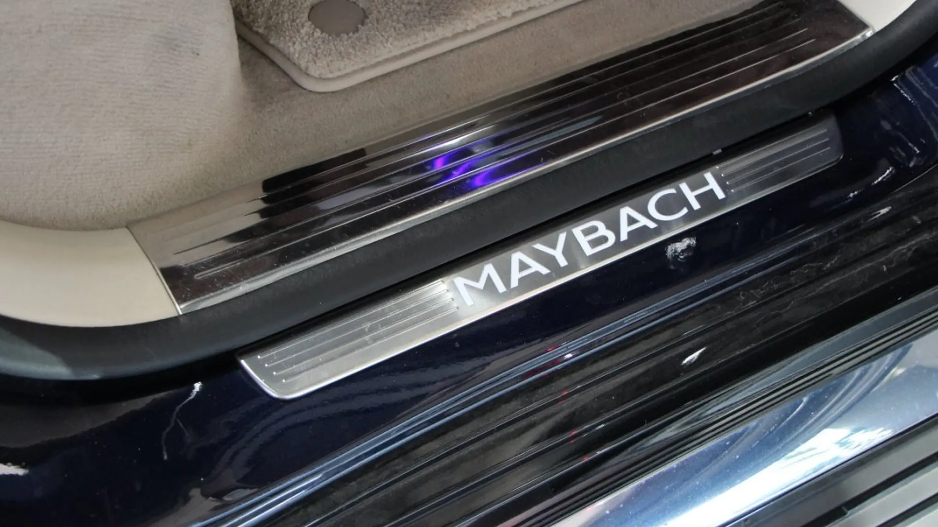 Mercedes-Benz GLS — photo 10