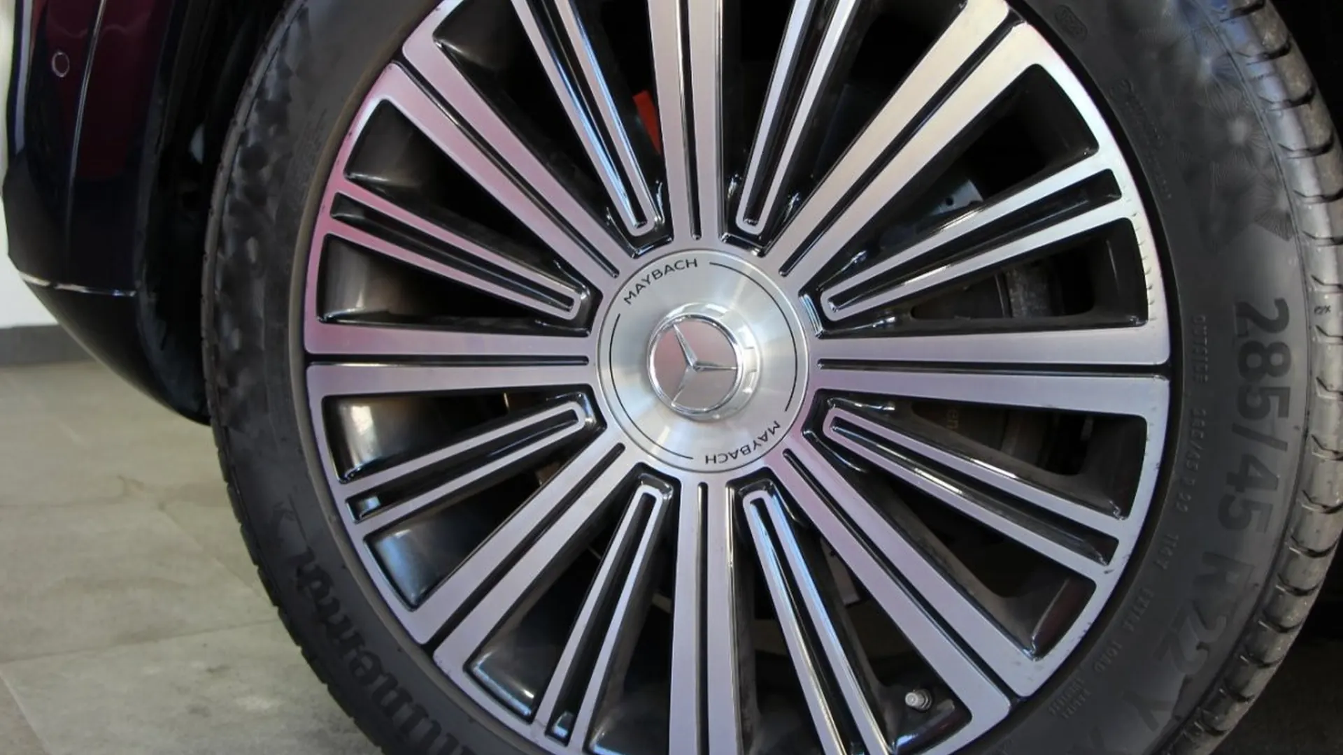 Mercedes-Benz GLS — photo 31