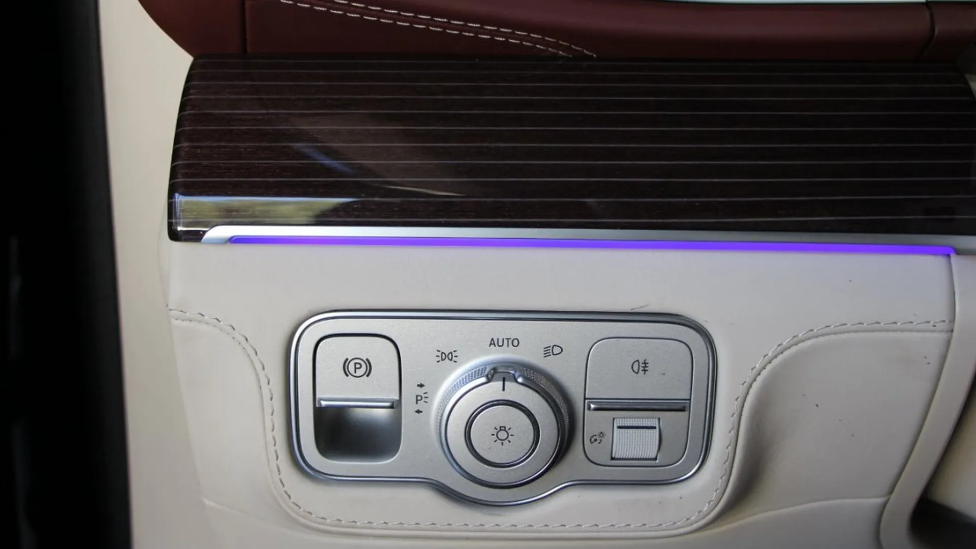 Mercedes-Benz GLS — photo 9