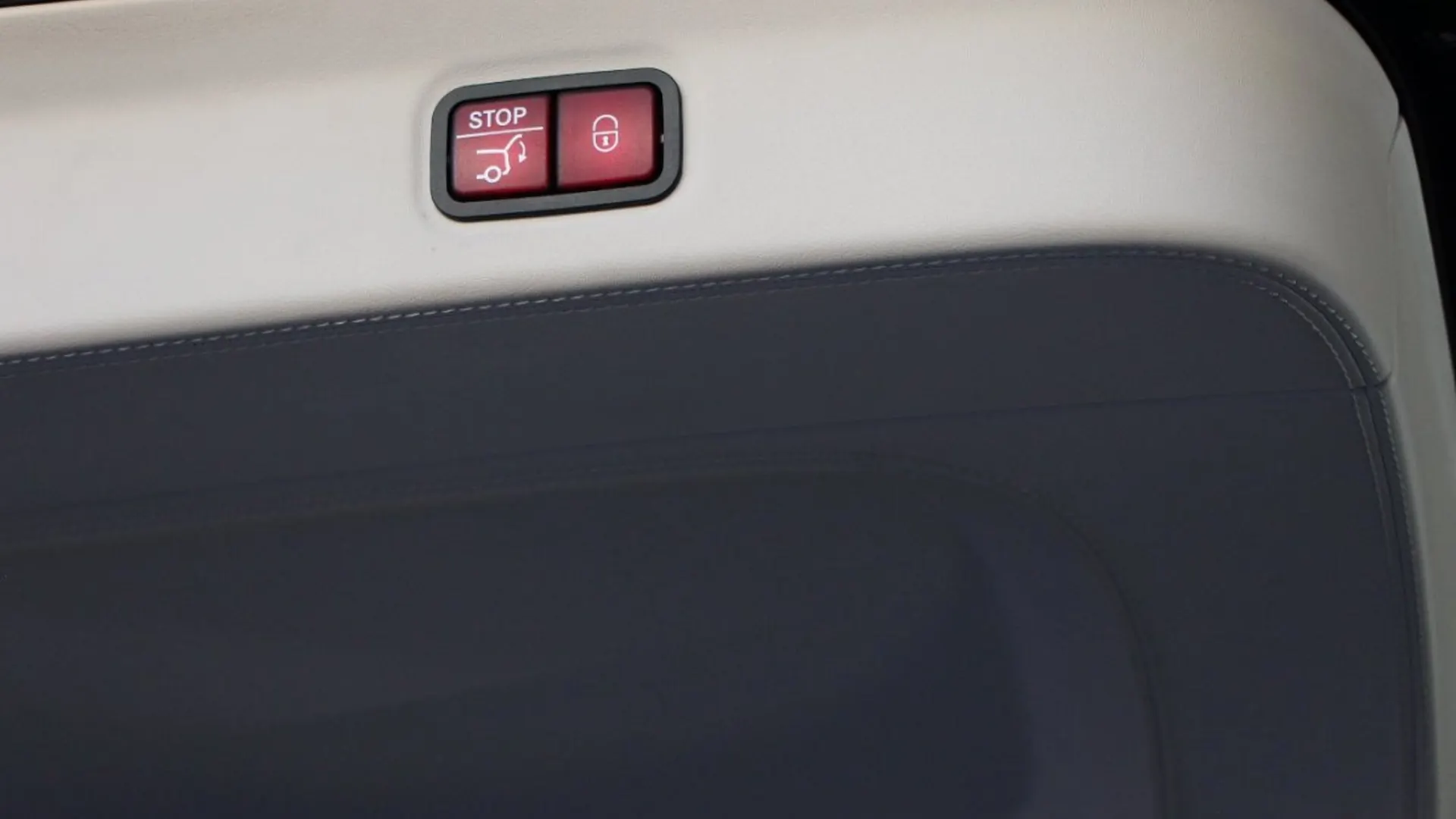 Mercedes-Benz GLS — photo 29