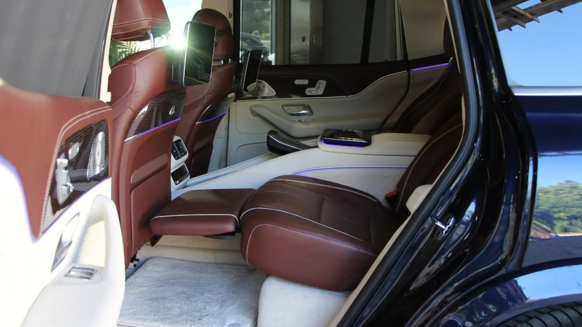 Mercedes-Benz GLS — photo 22